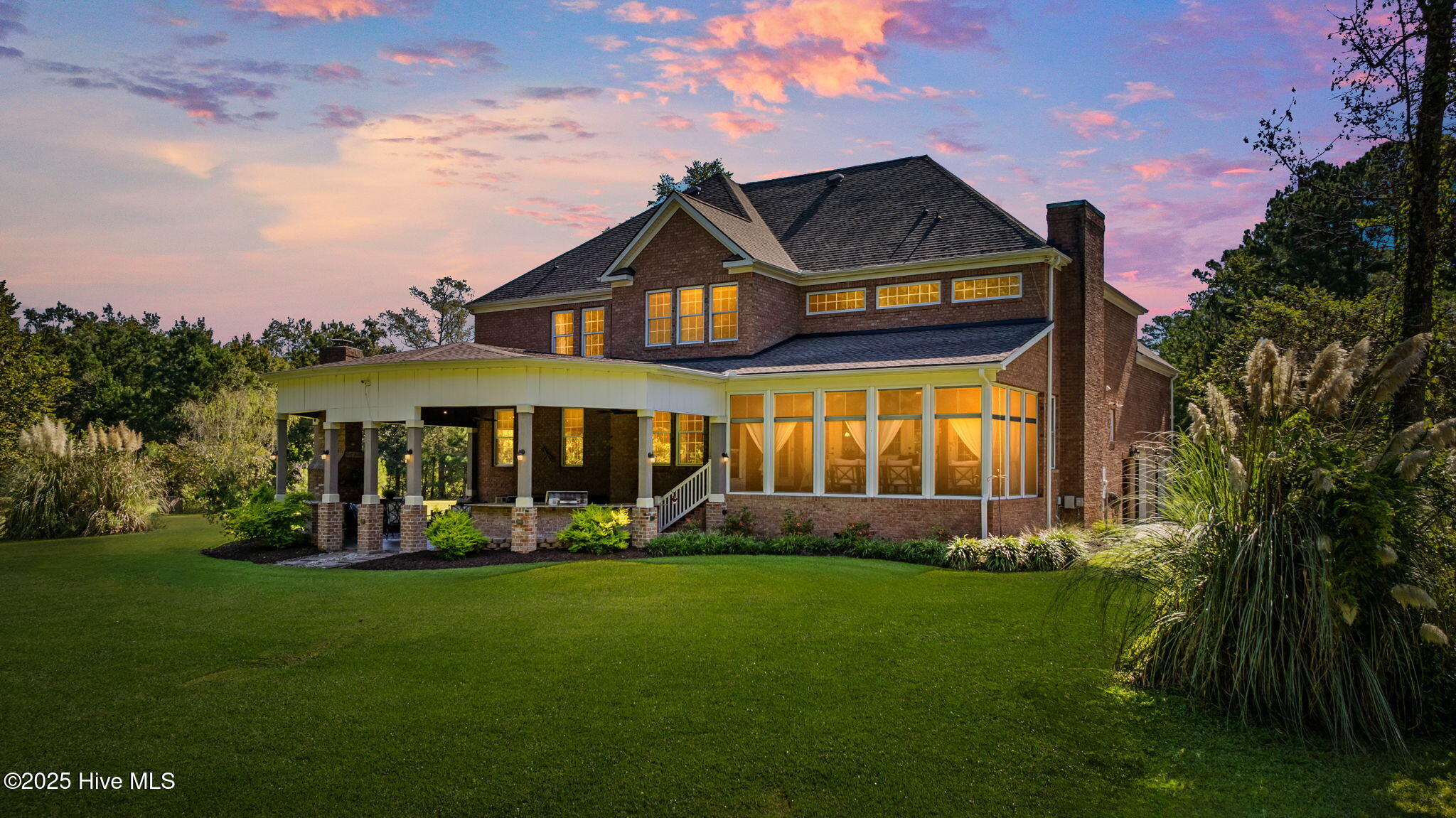 2273 Starduster Lane