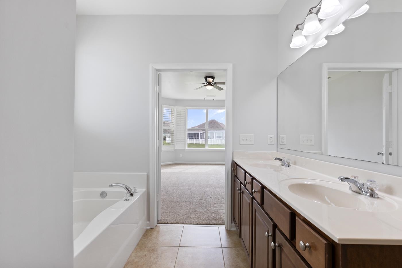 336 Lochmoore Loop