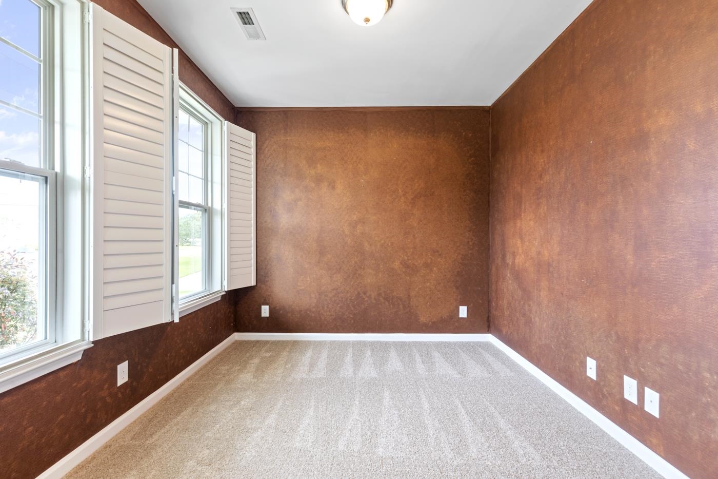 336 Lochmoore Loop