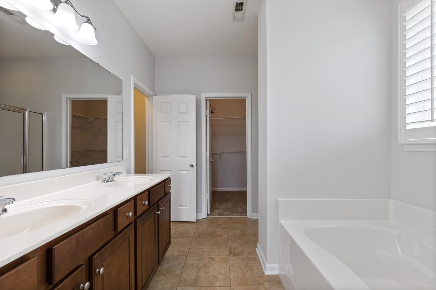 336 Lochmoore Loop