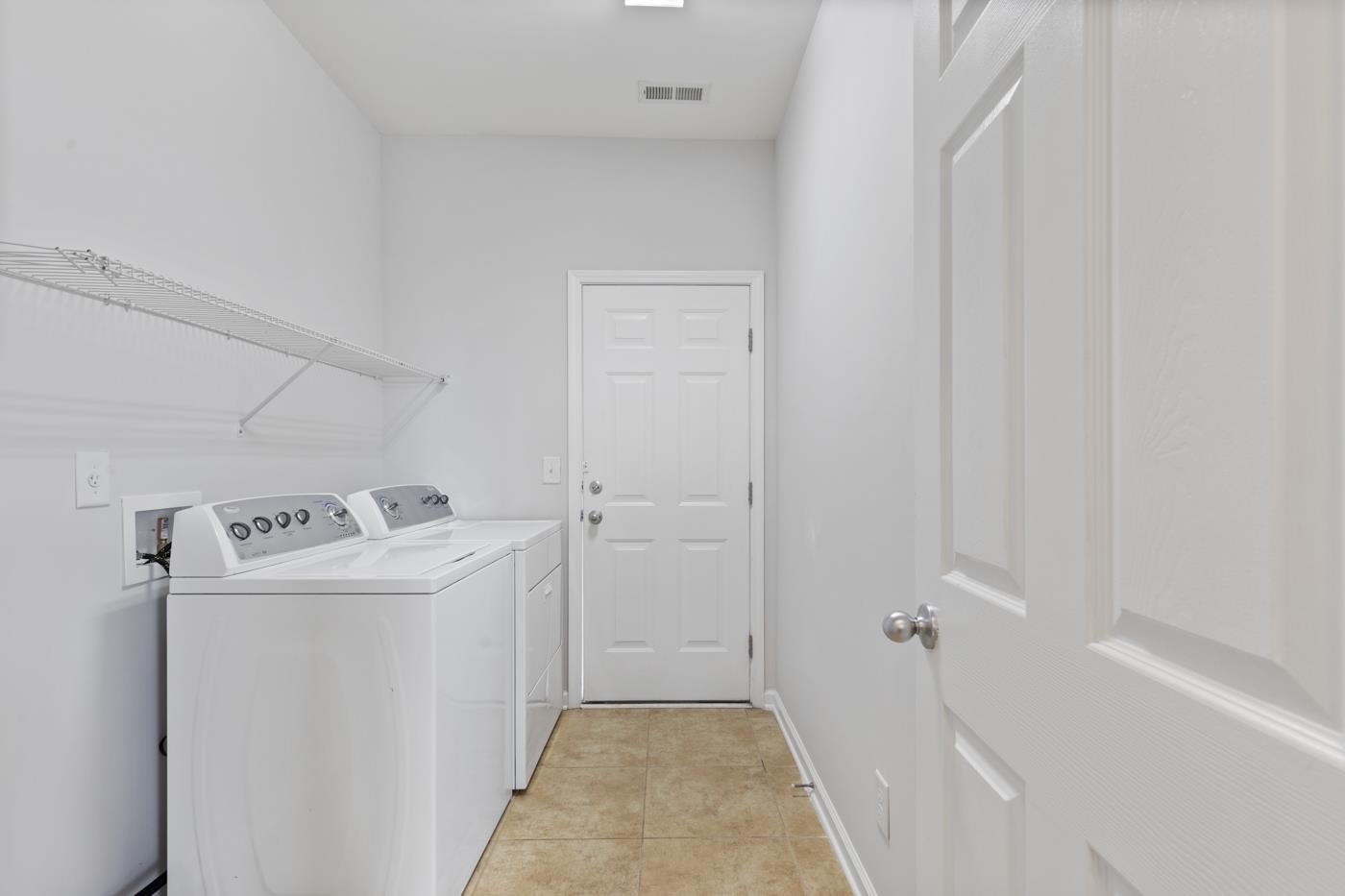 336 Lochmoore Loop