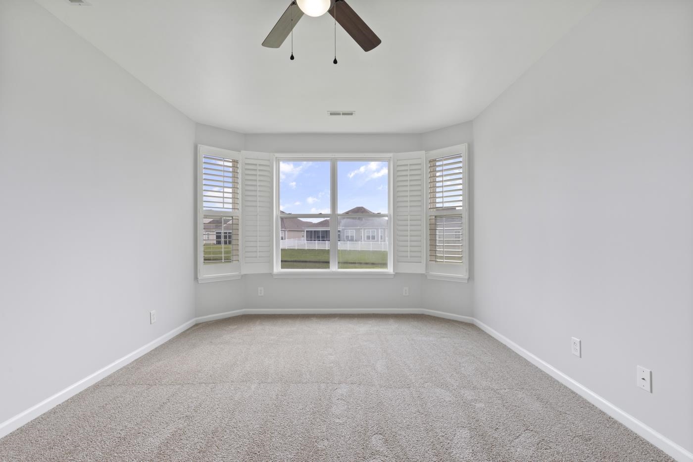 336 Lochmoore Loop
