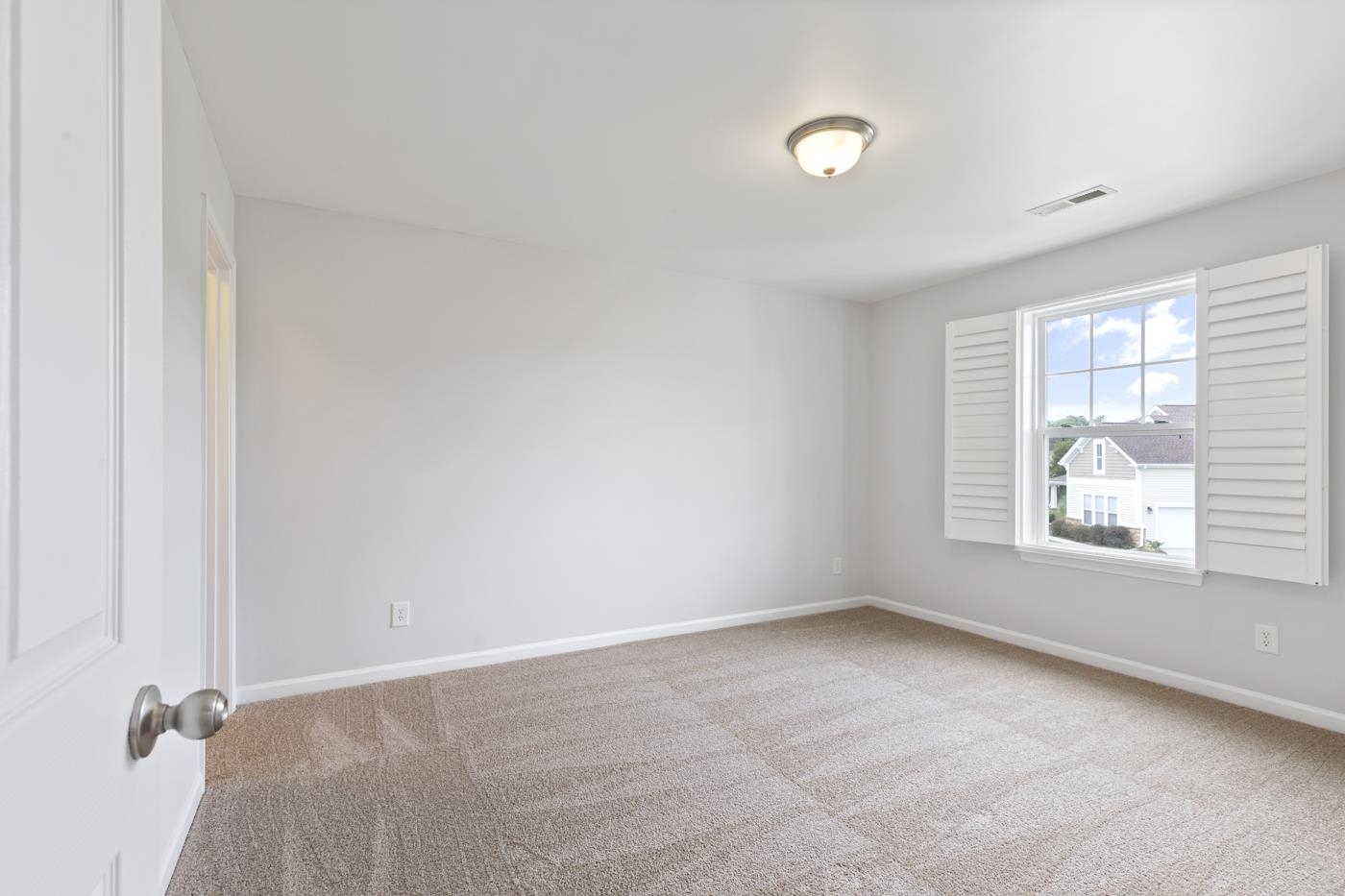 336 Lochmoore Loop