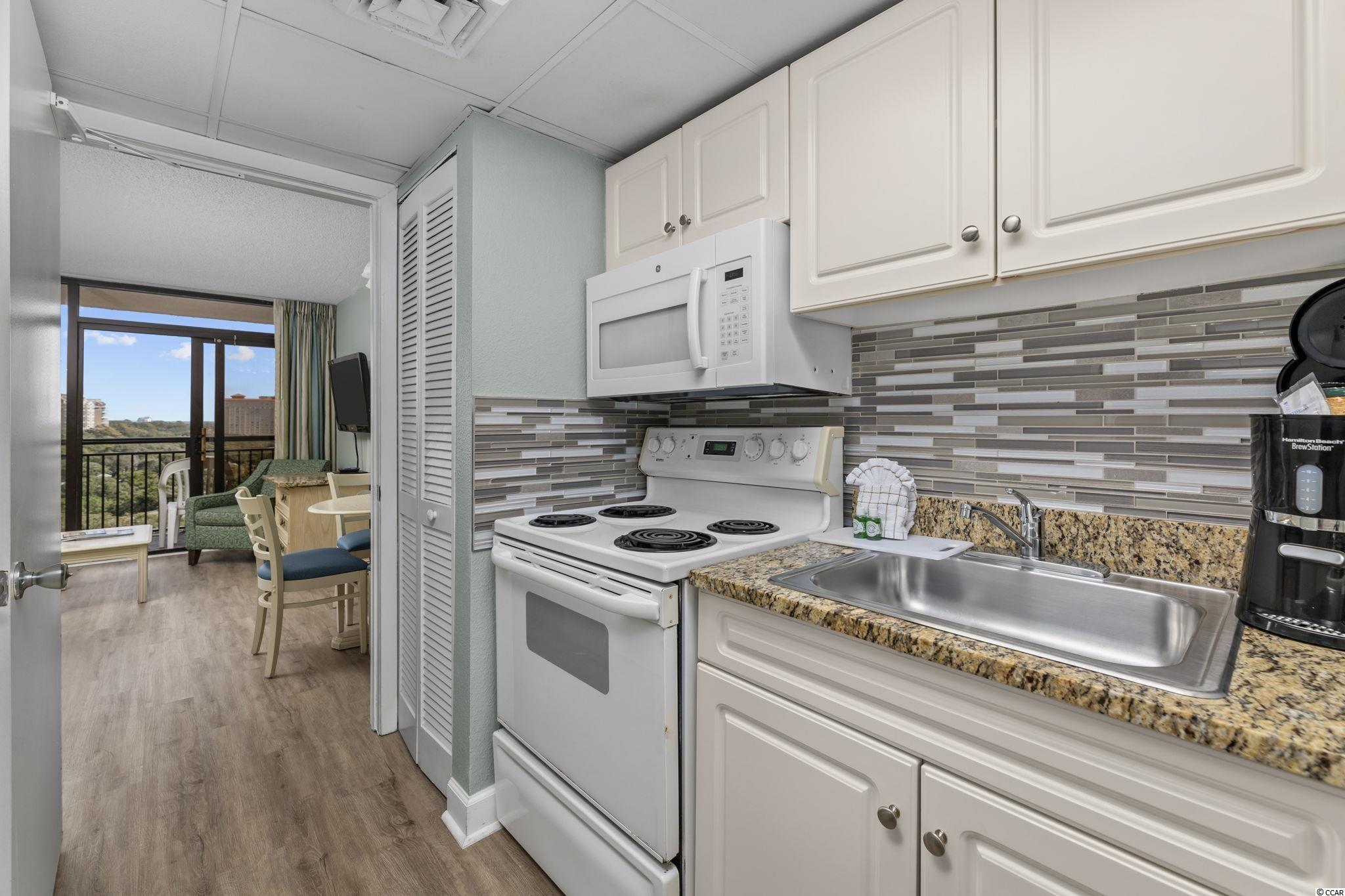 201 N 77th Ave. N Unit: 1027