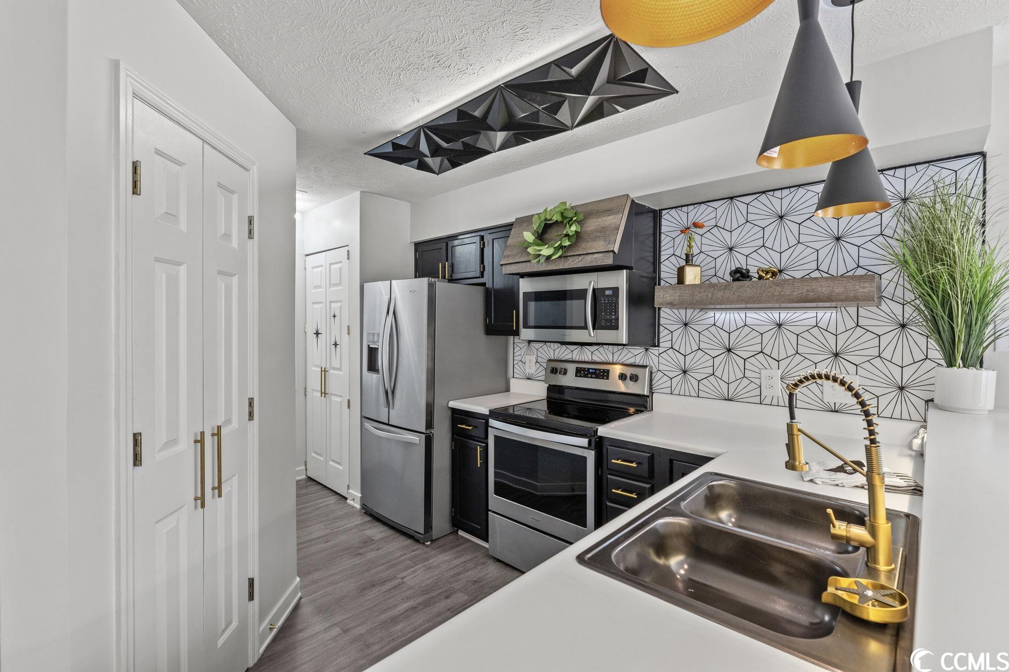 444 Red River Ct. Unit: 40-D