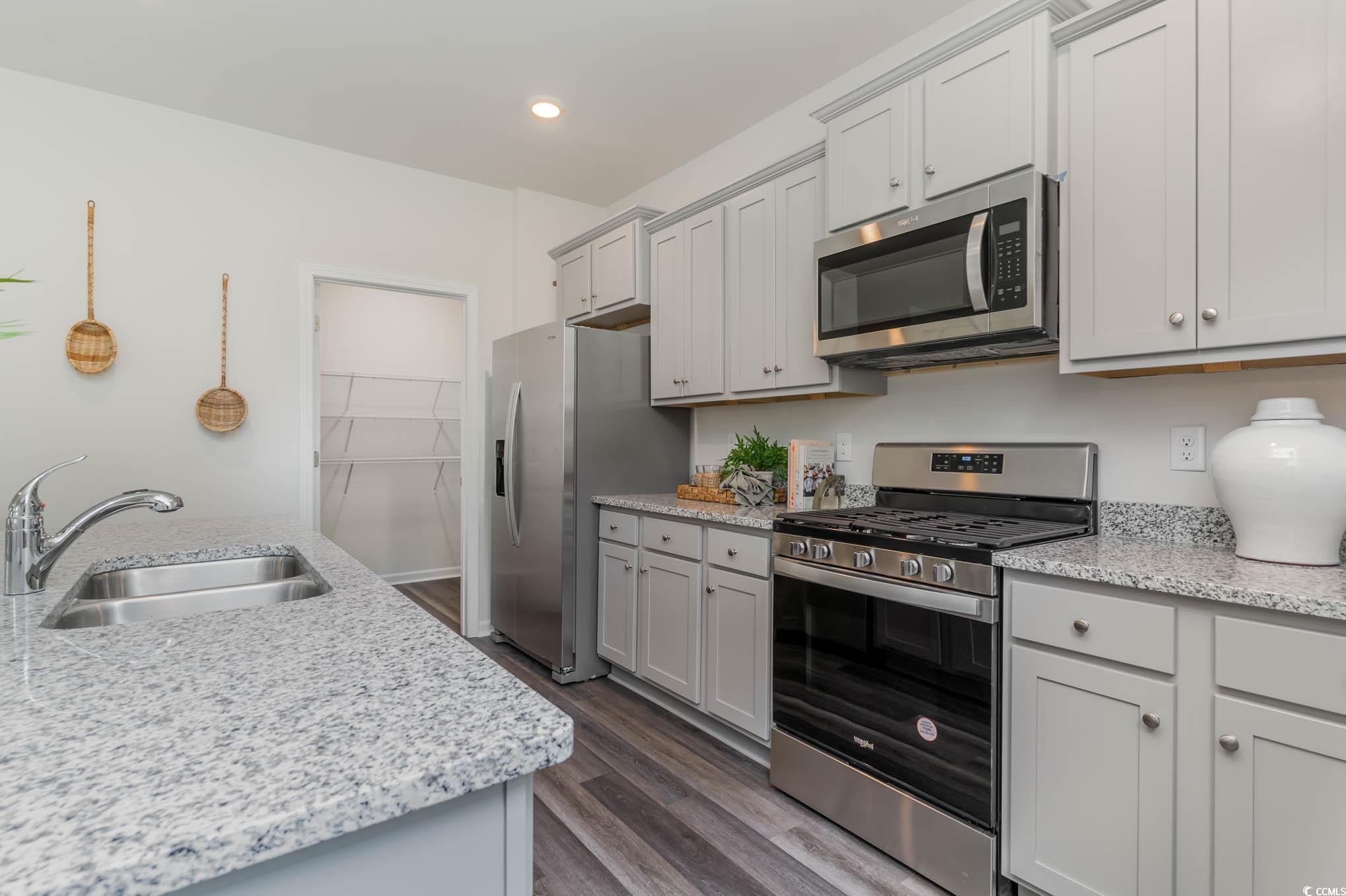 7431 Meadow Walk Loop