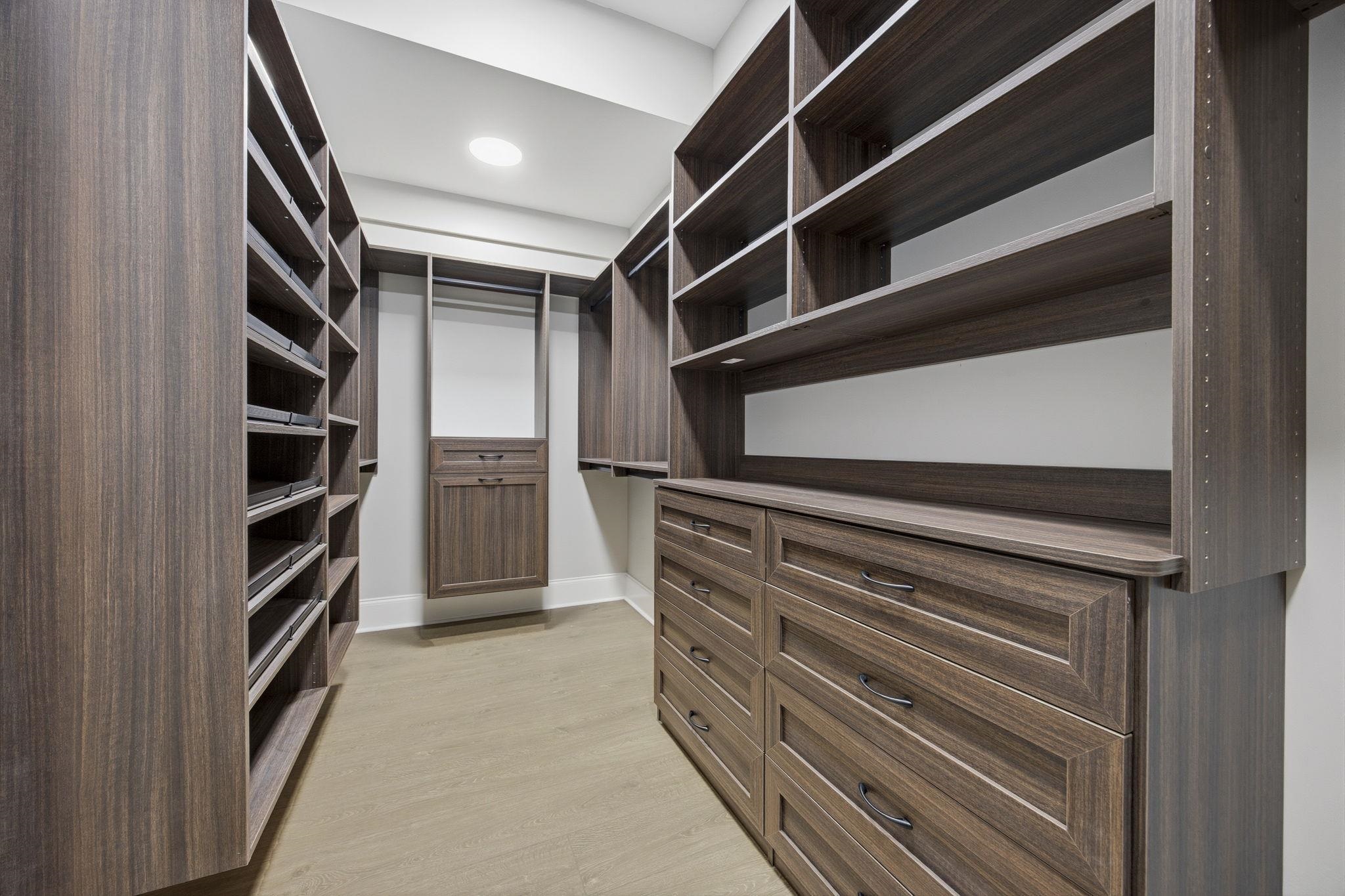434 Seabury Ln.