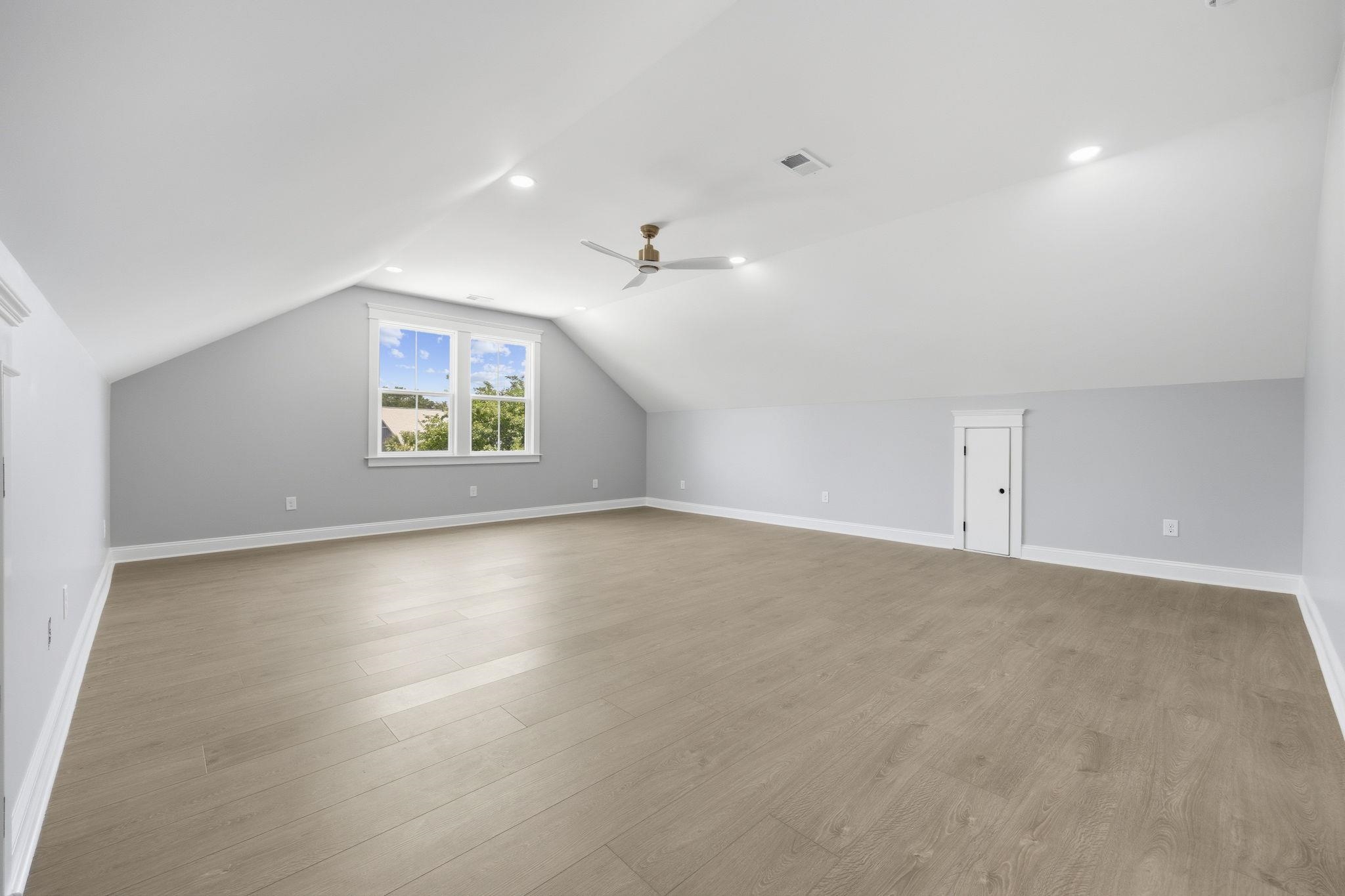 434 Seabury Ln.