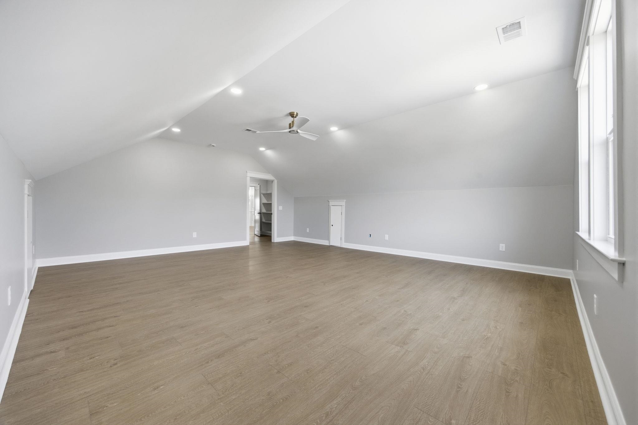 434 Seabury Ln.