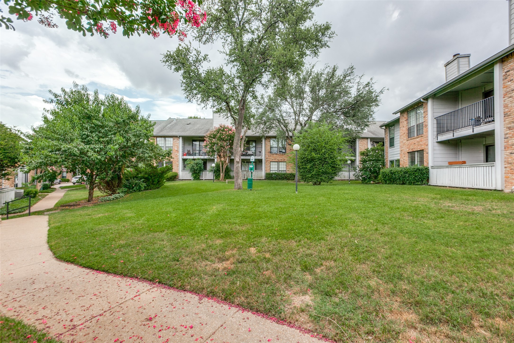 15151 Berry Trail 1305