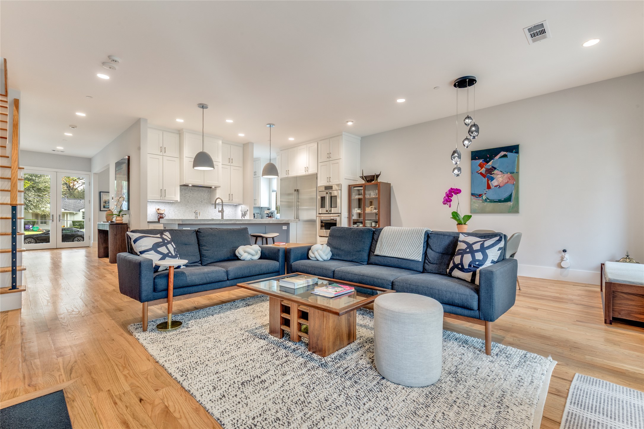 4652 Livingston Avenue