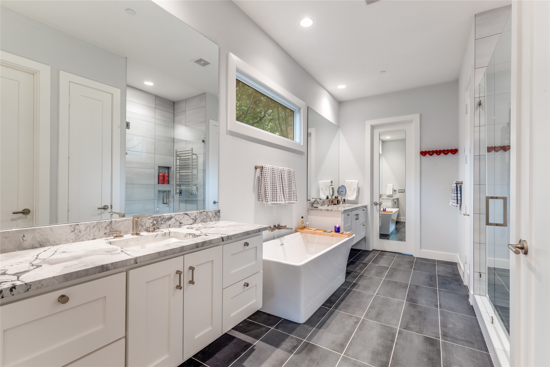 4652 Livingston Avenue