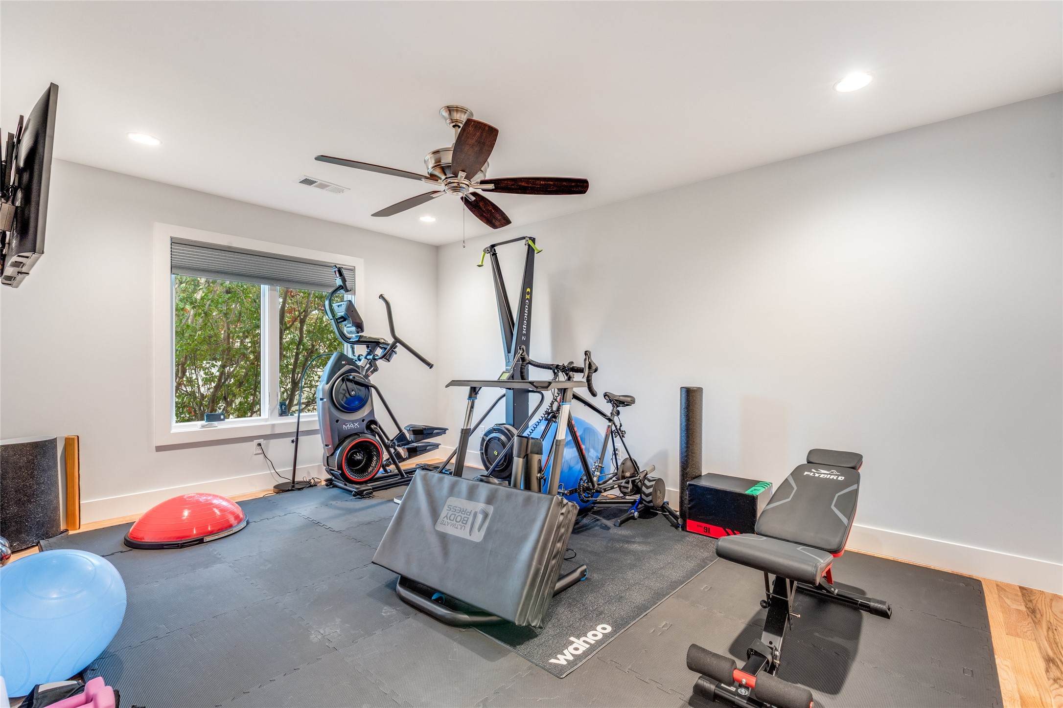 4652 Livingston Avenue