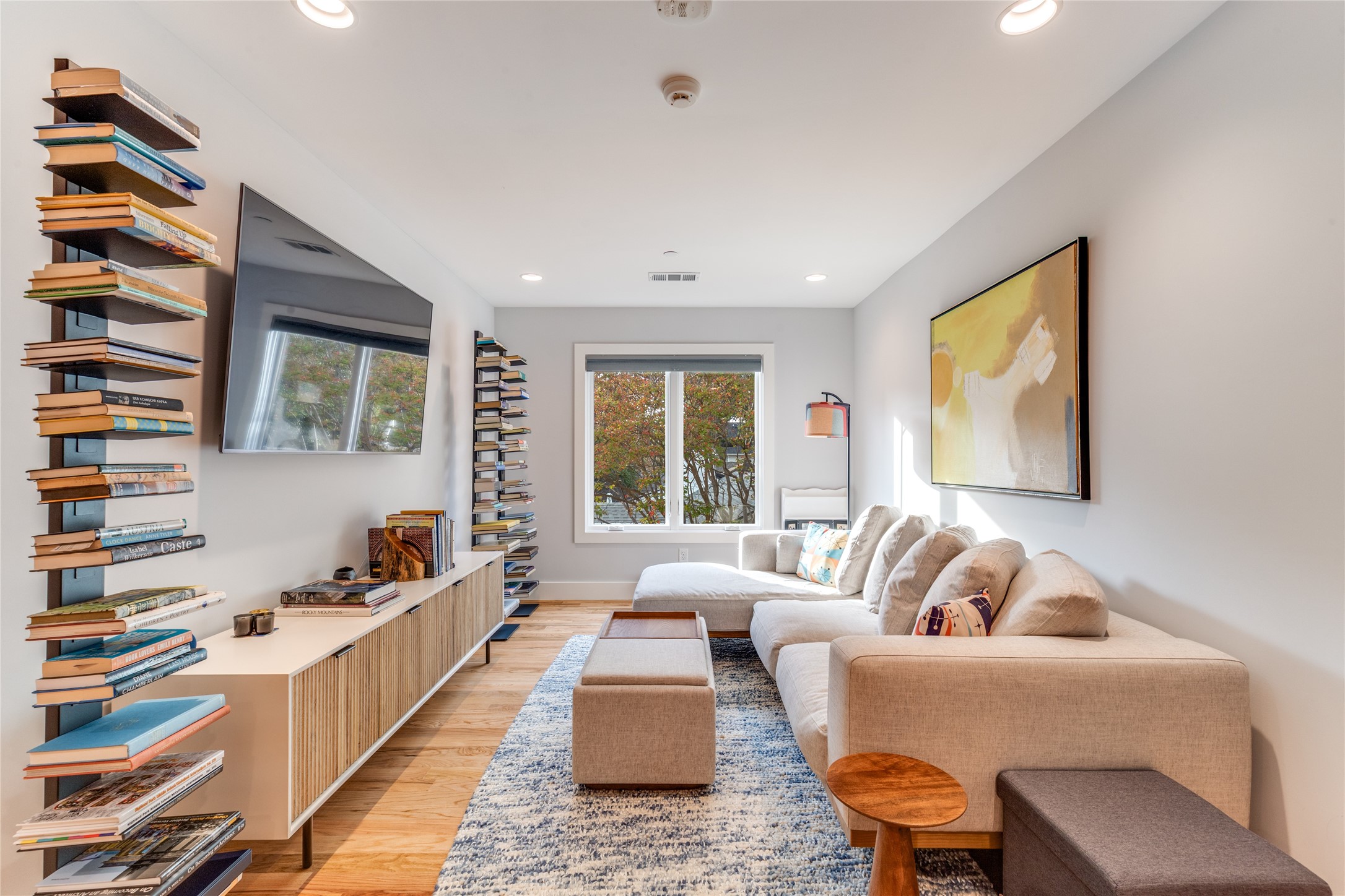 4652 Livingston Avenue