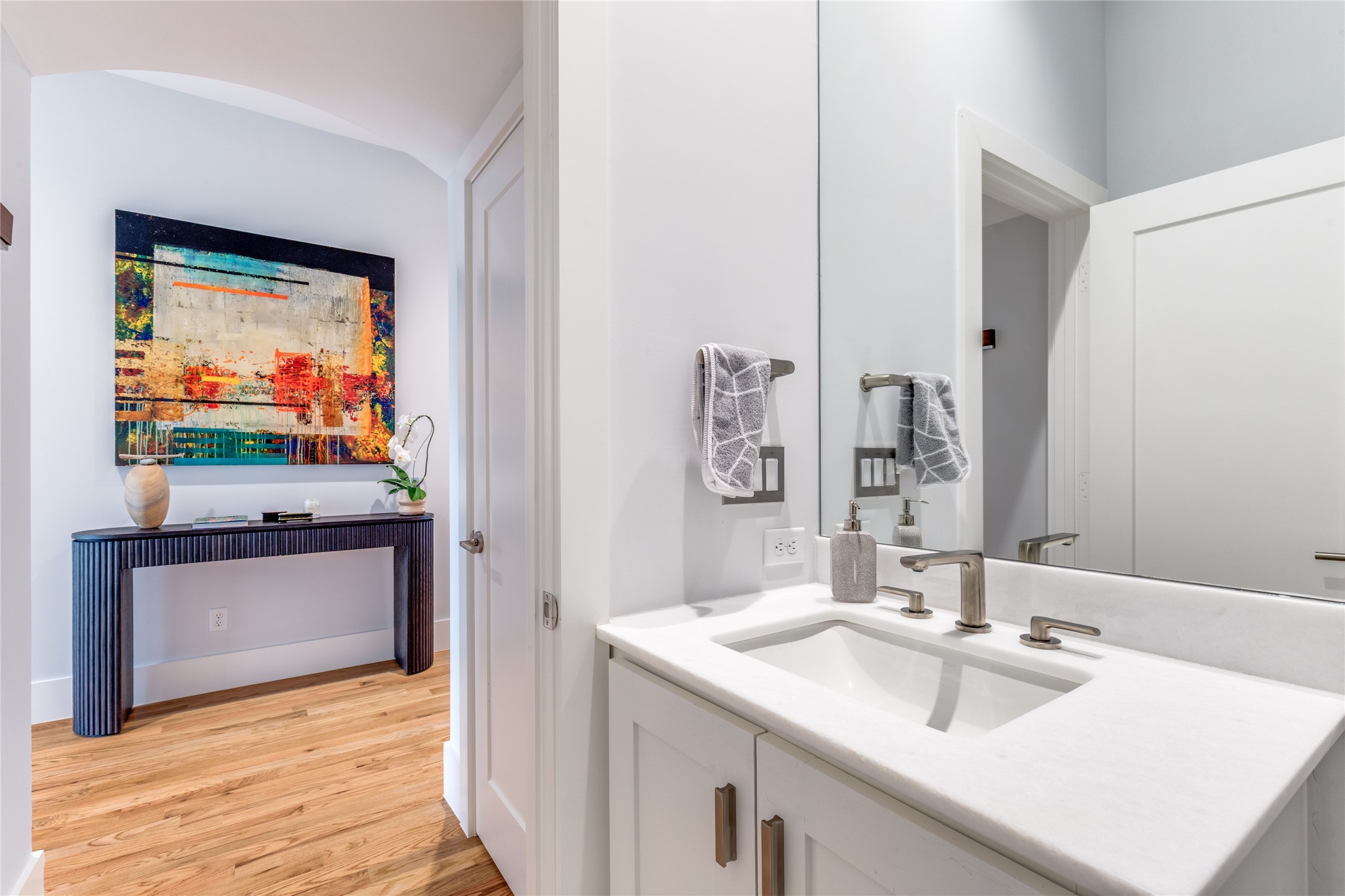 4652 Livingston Avenue