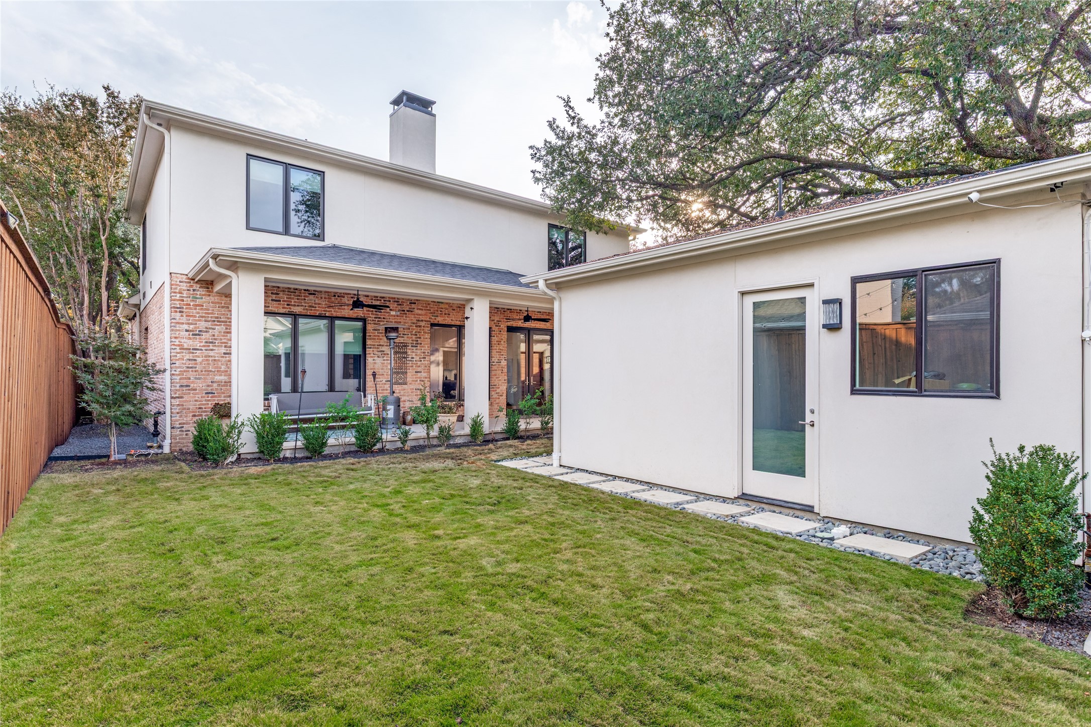 4652 Livingston Avenue