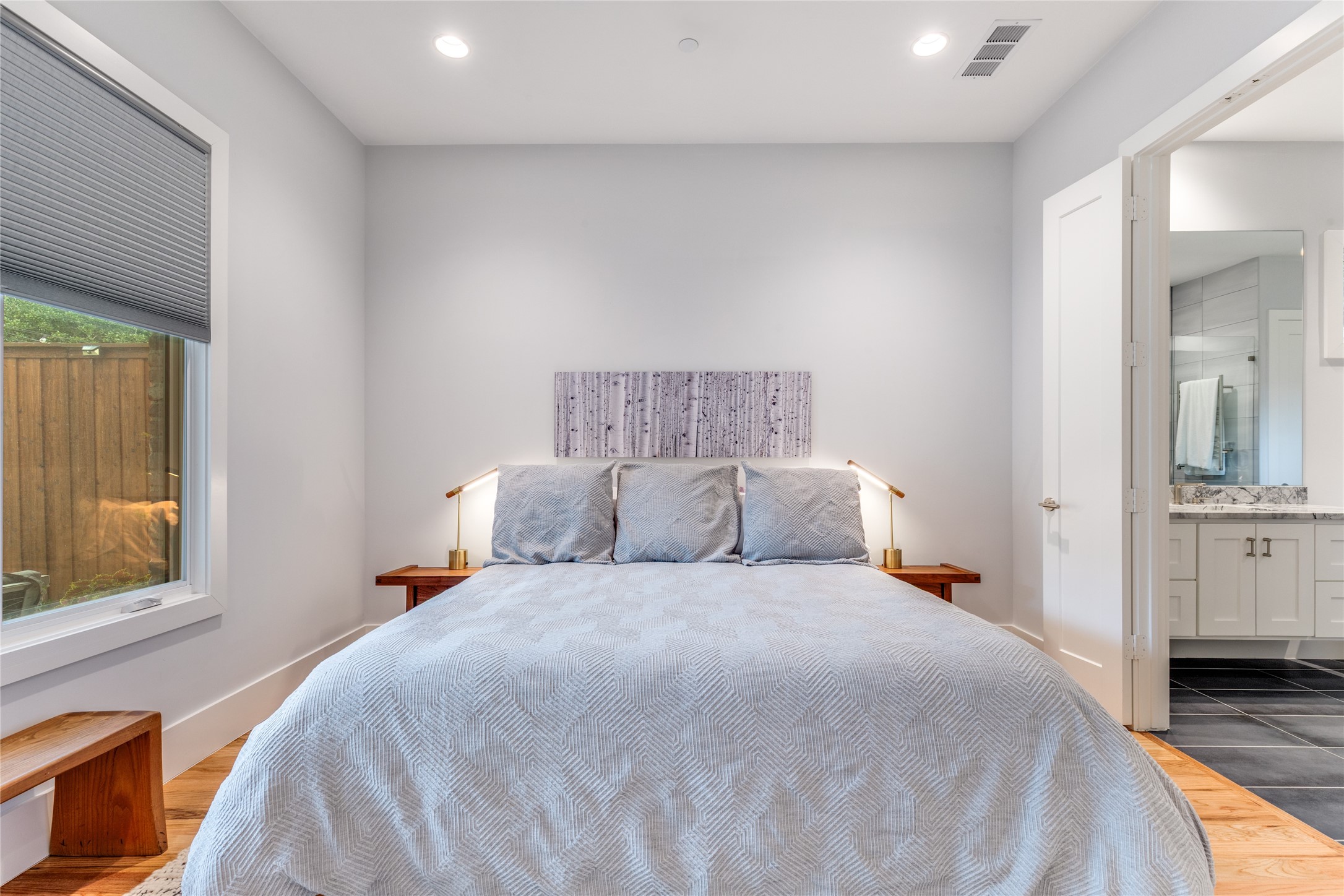 4652 Livingston Avenue