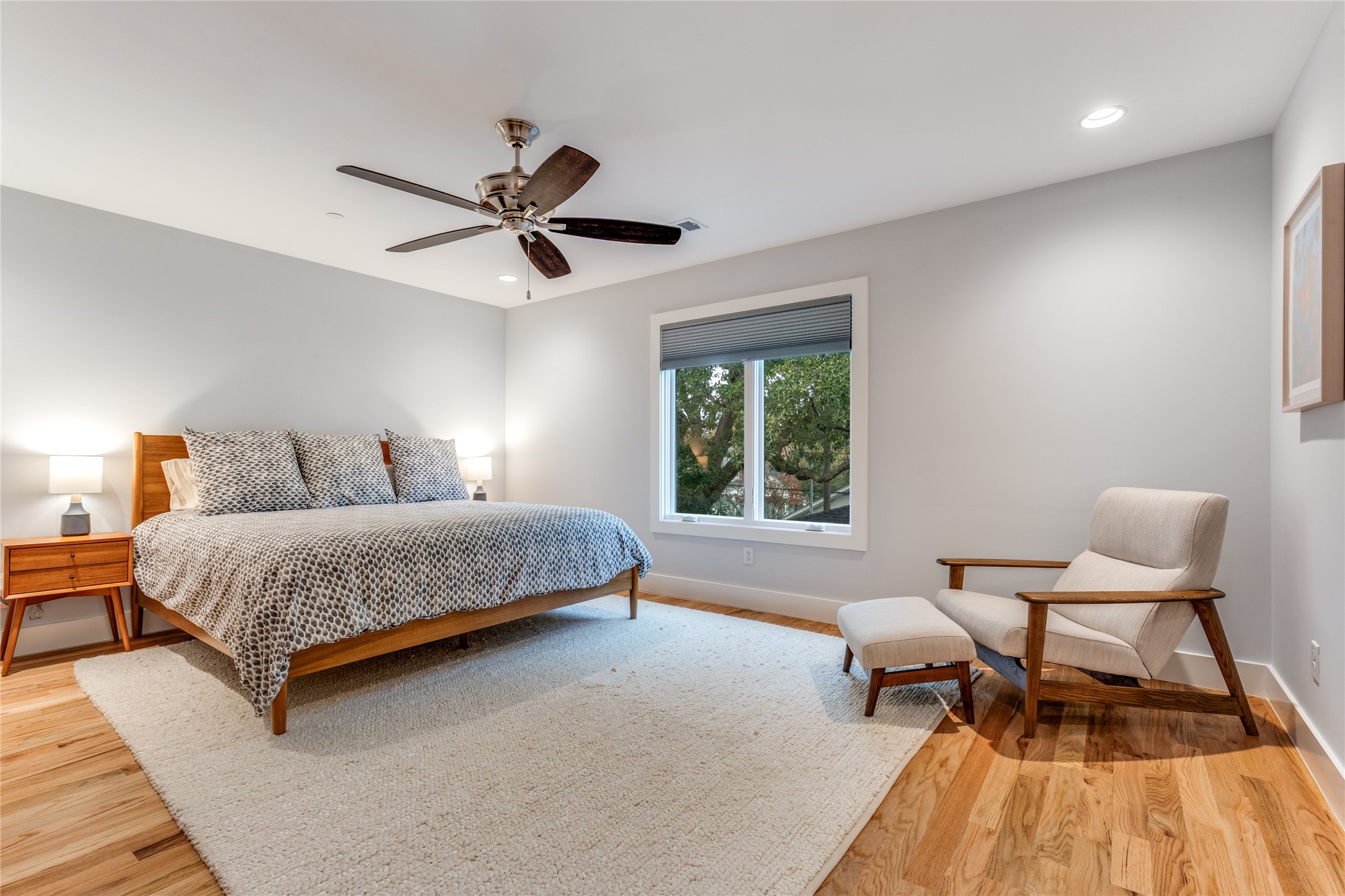 4652 Livingston Avenue