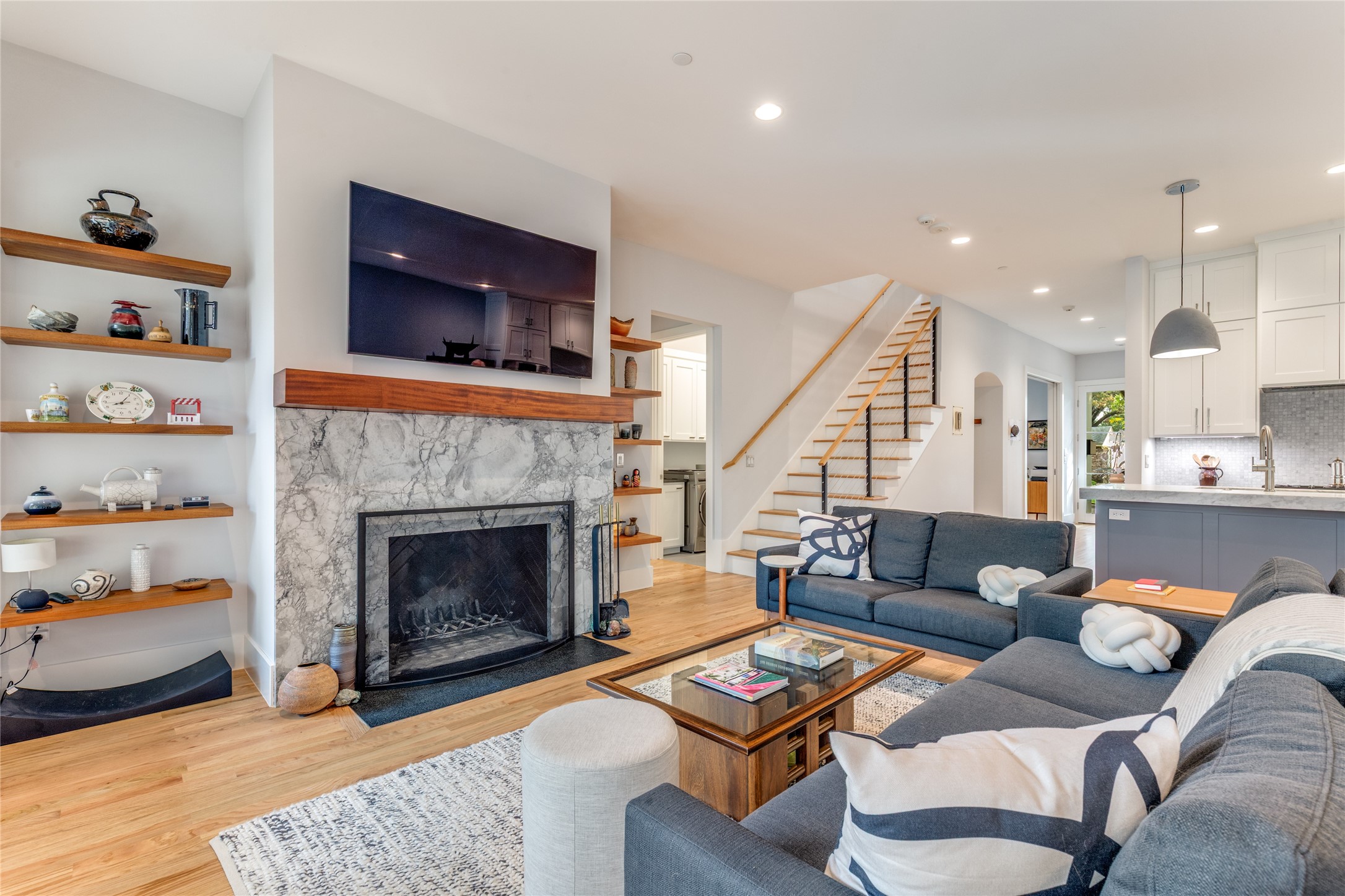 4652 Livingston Avenue