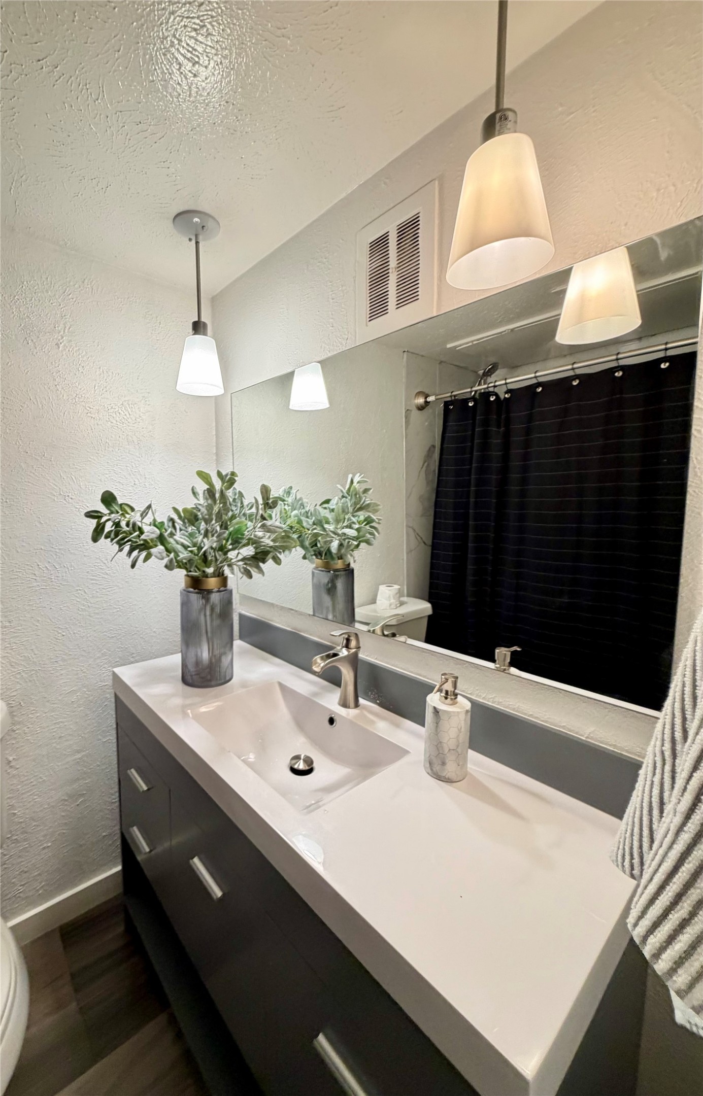 4525 Gilbert 204