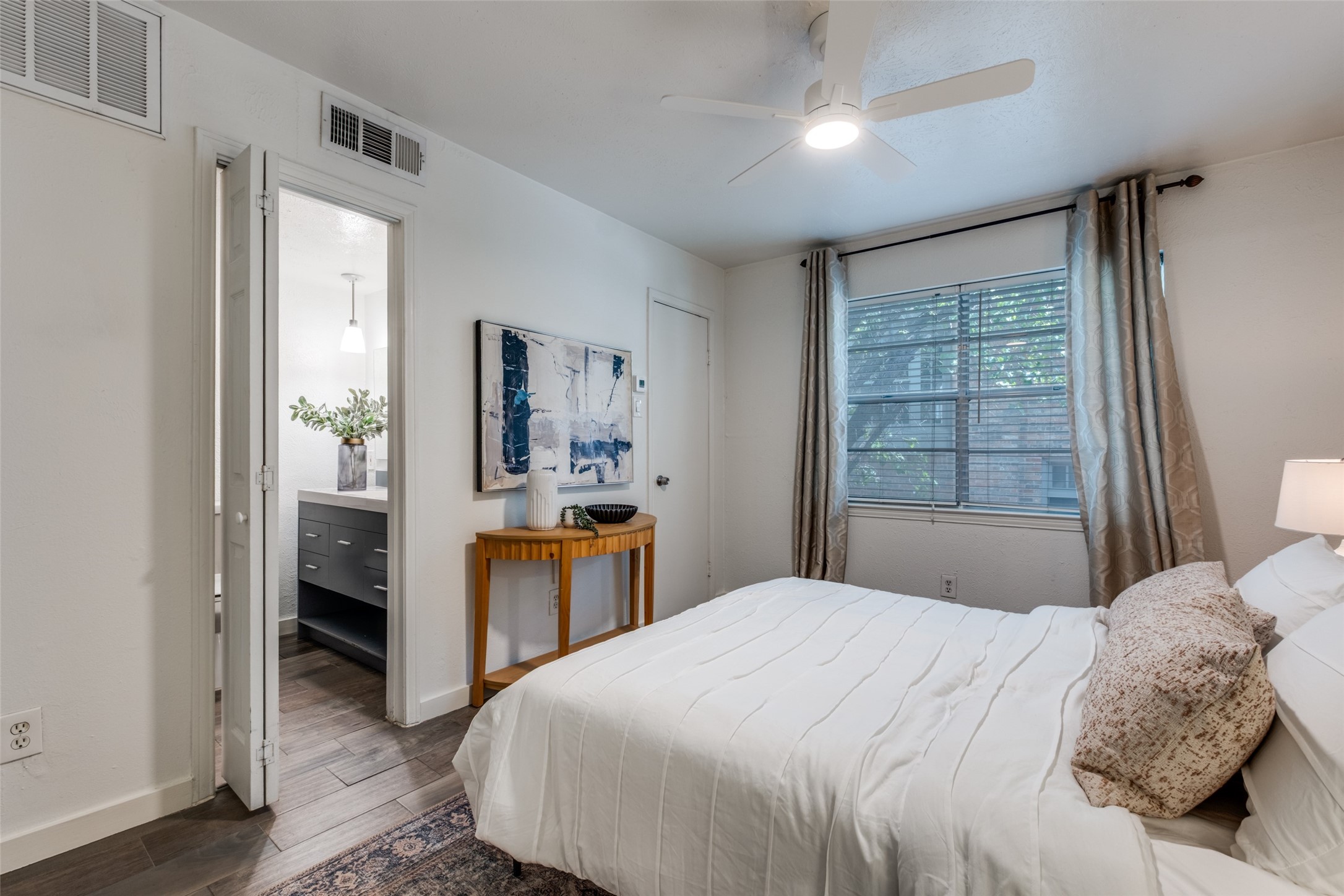 4525 Gilbert 204