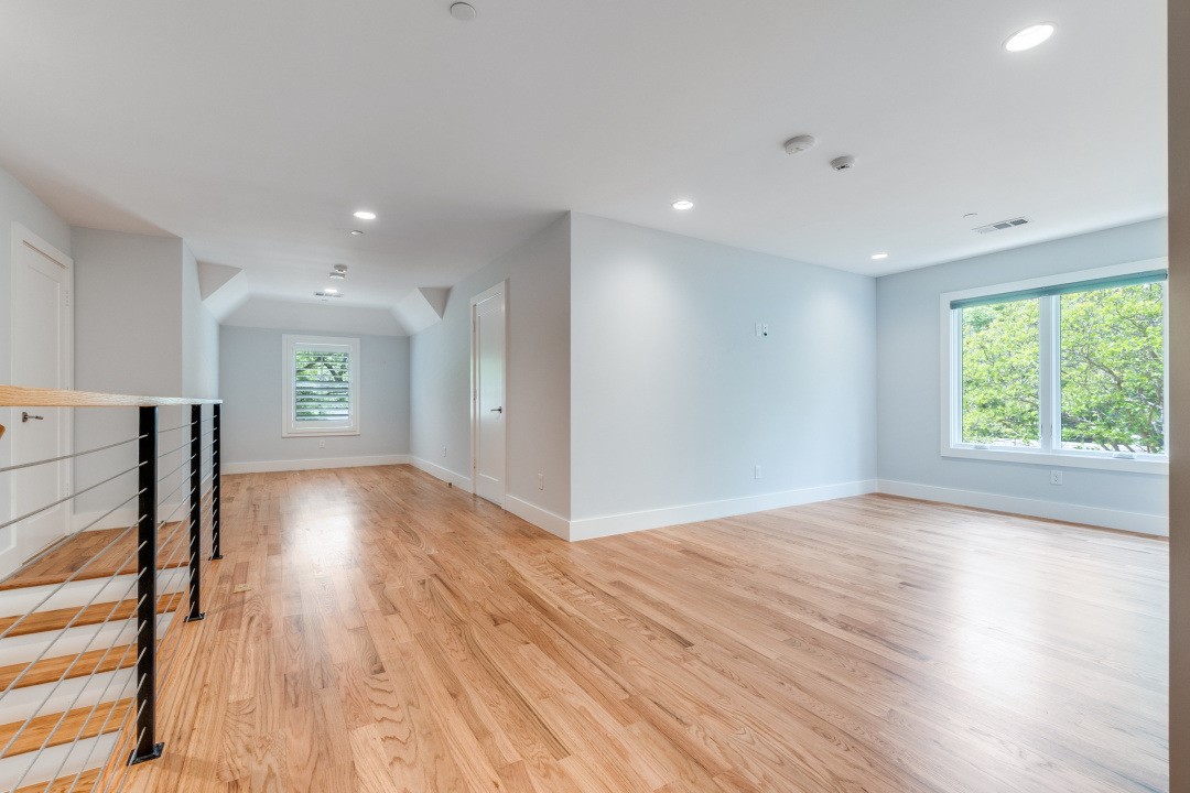 4652 Livingston Avenue