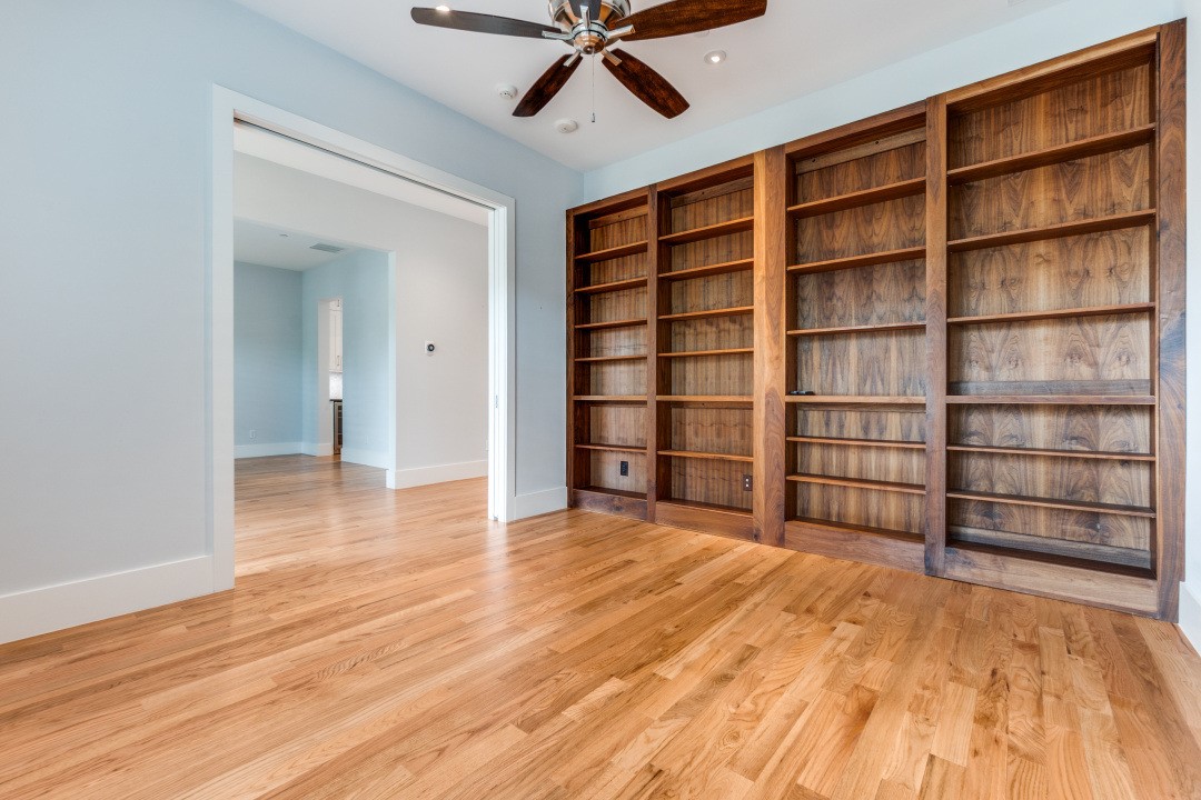 4652 Livingston Avenue