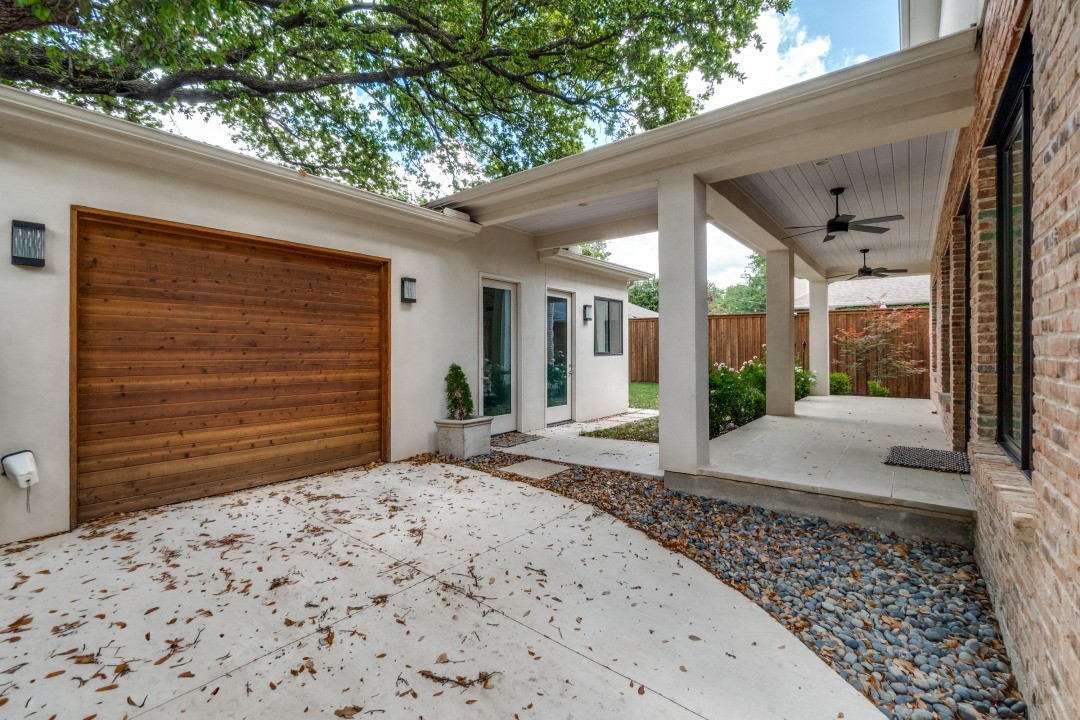 4652 Livingston Avenue