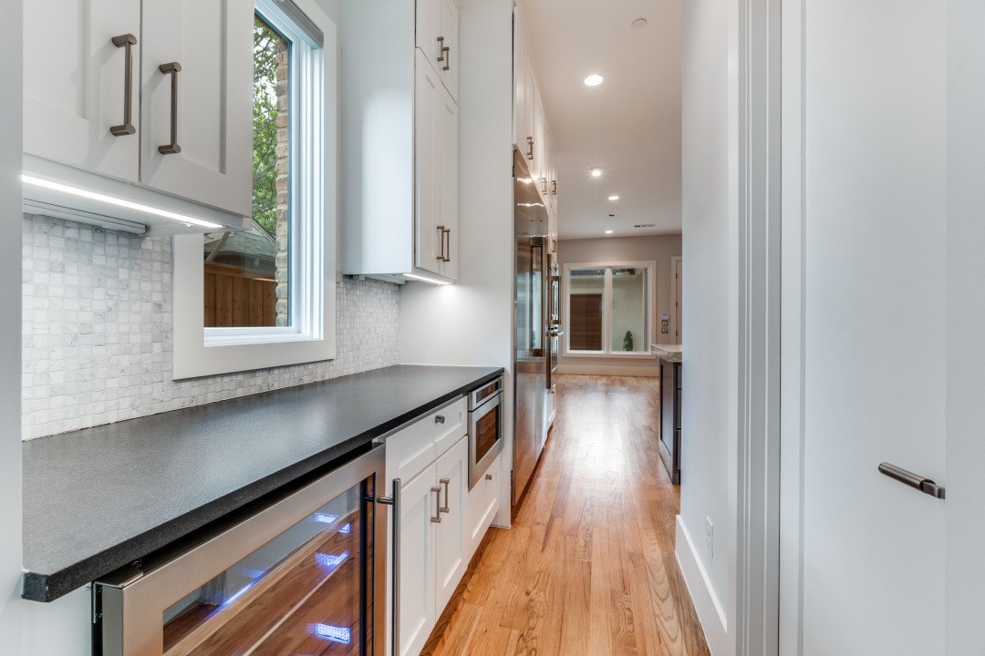 4652 Livingston Avenue