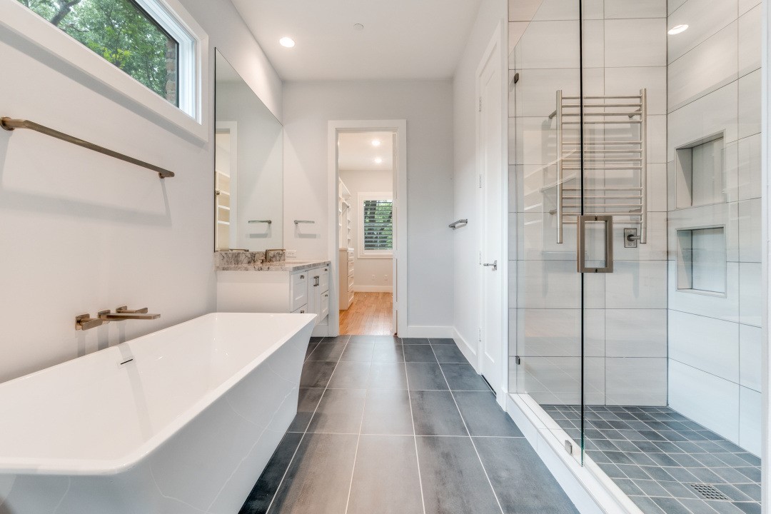 4652 Livingston Avenue