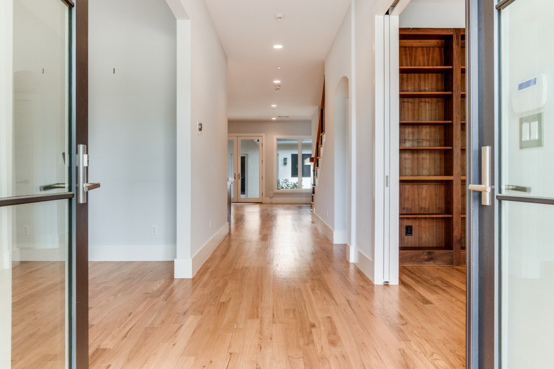 4652 Livingston Avenue