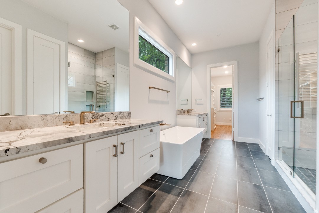 4652 Livingston Avenue