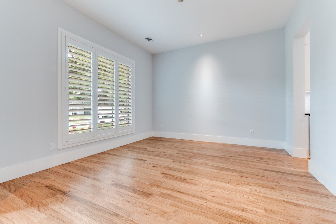 4652 Livingston Avenue