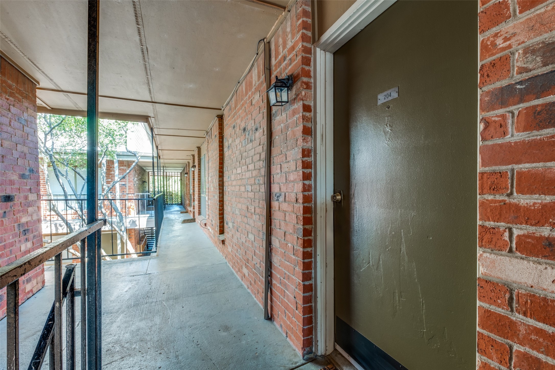 4525 Gilbert 204