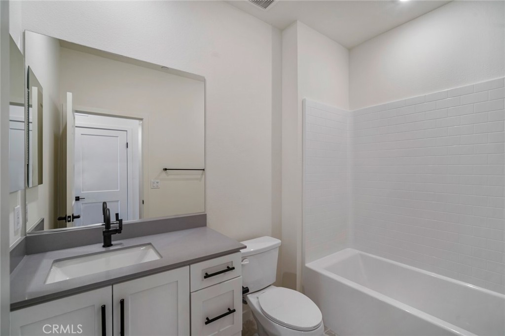 32074 Paseo Vibrante