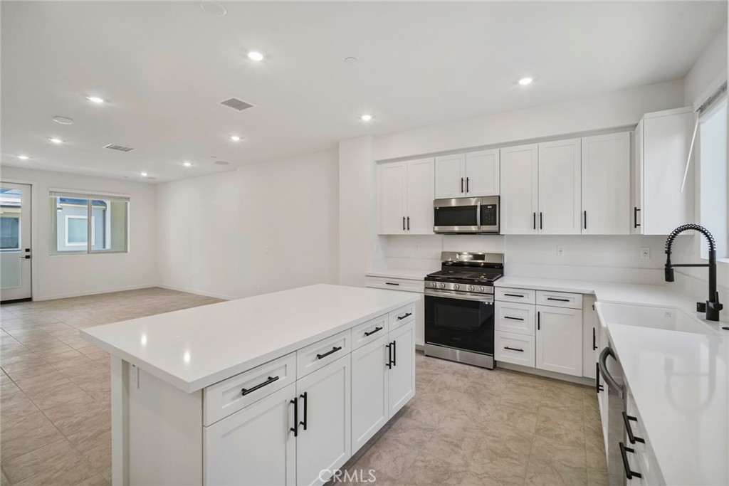 32074 Paseo Vibrante