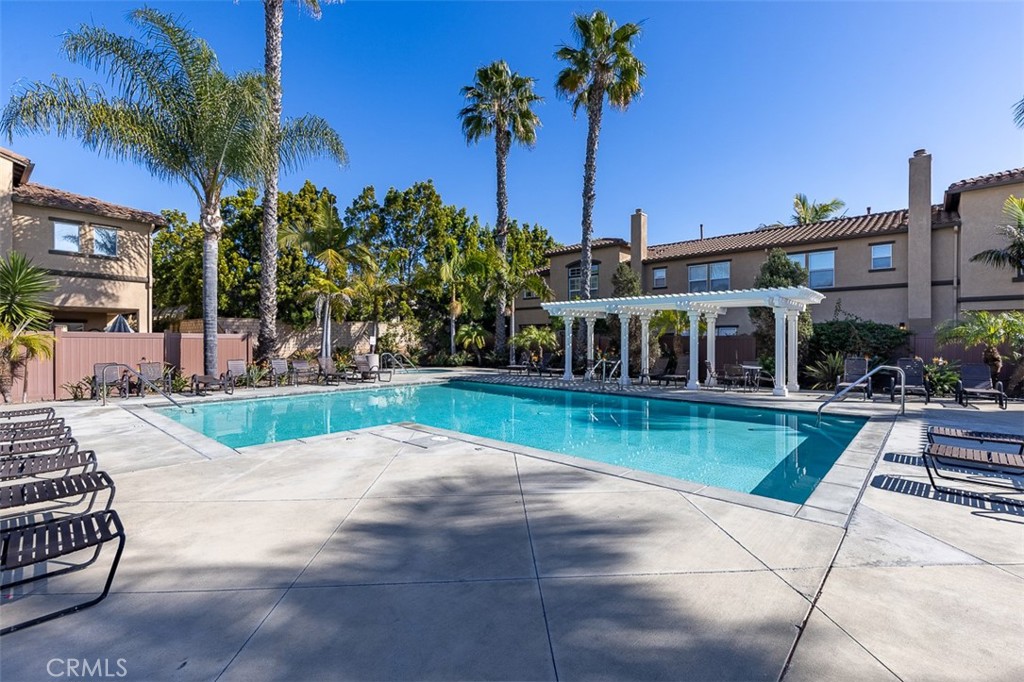 638 Sumner