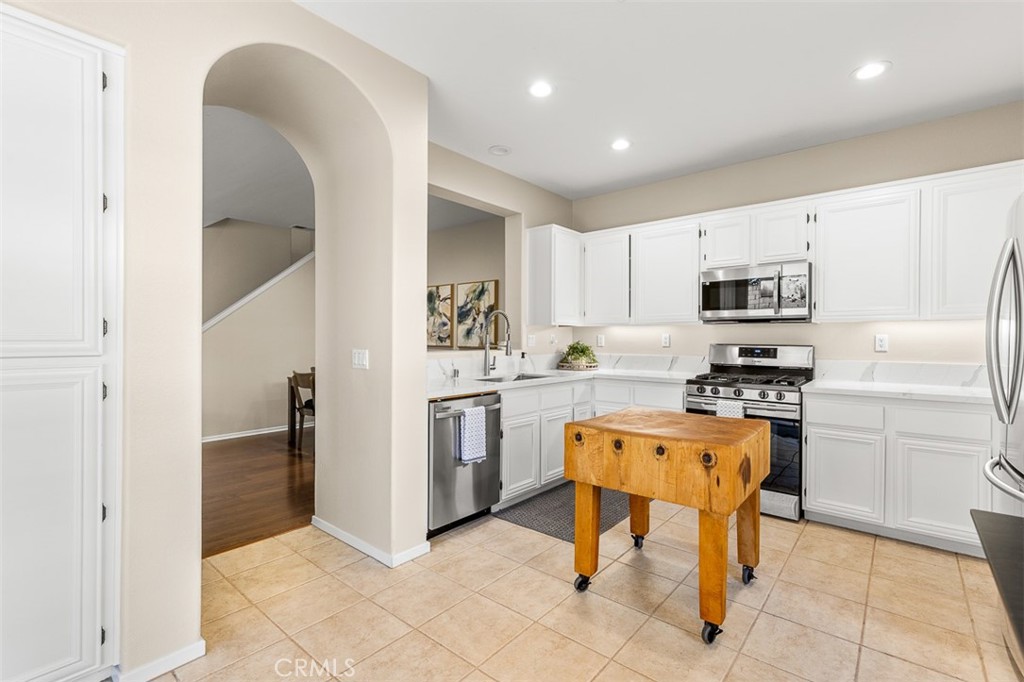 638 Sumner