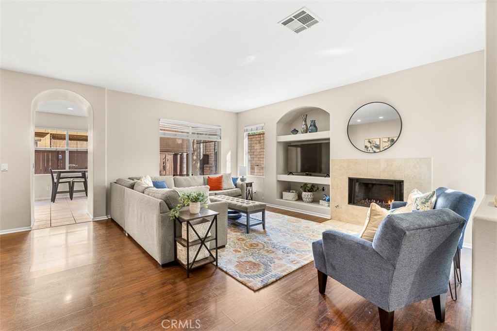 638 Sumner