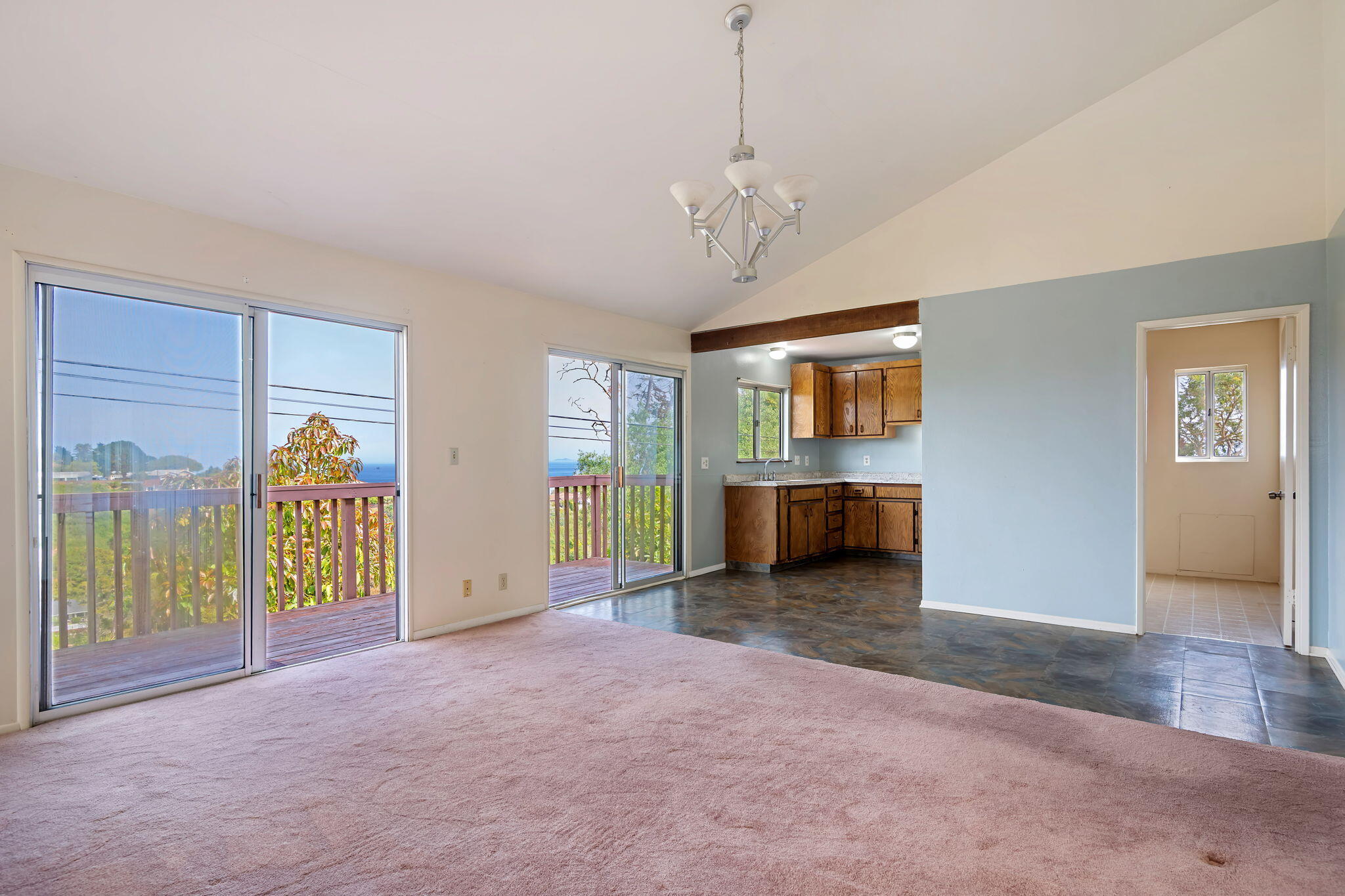 636 Litchfield Lane