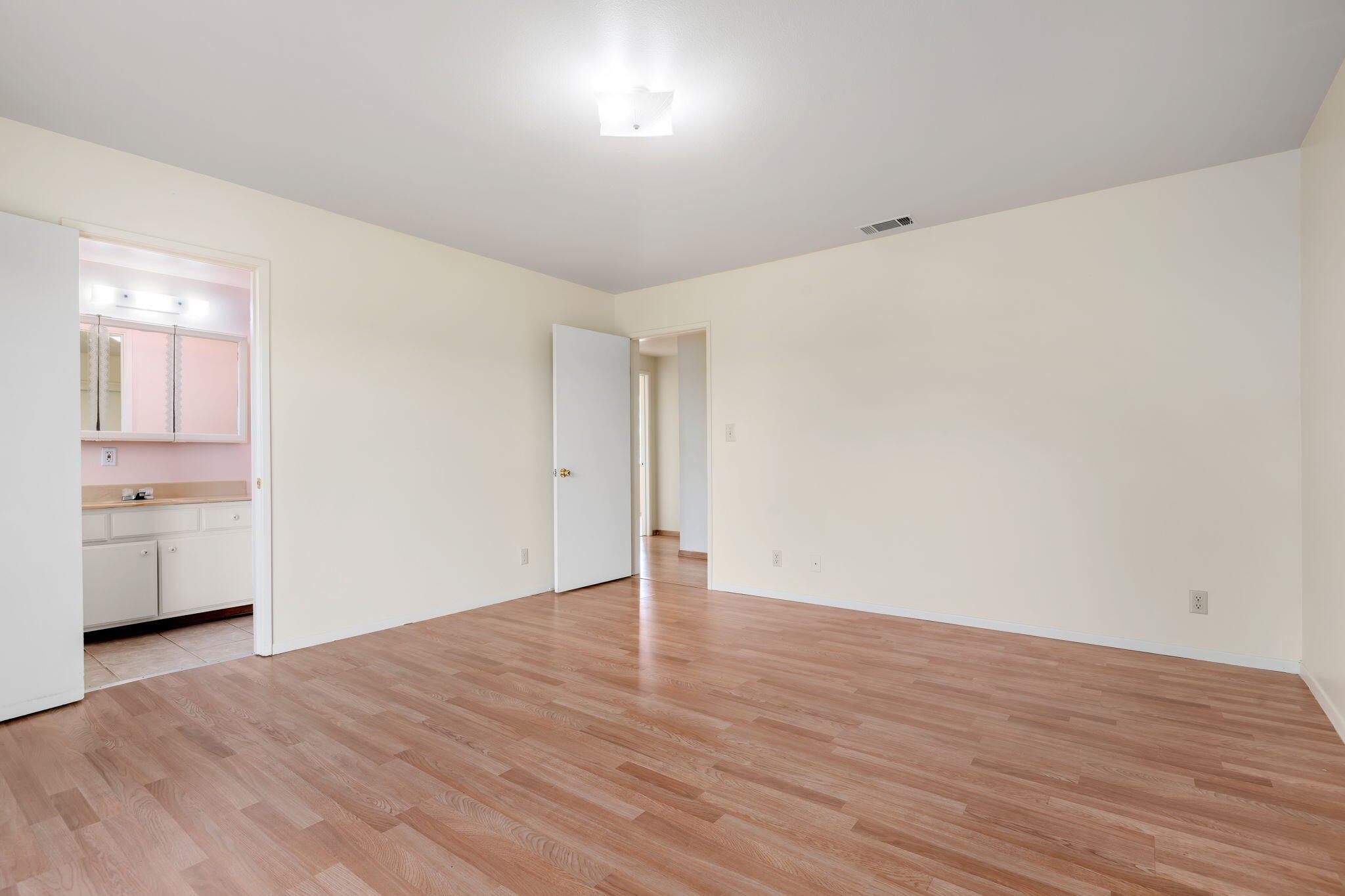 636 Litchfield Lane