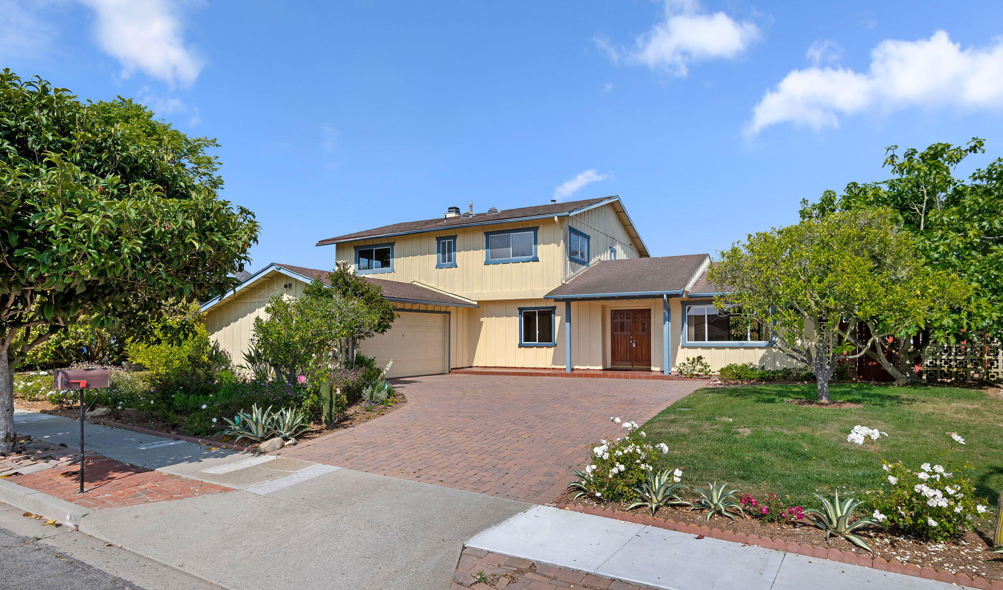636 Litchfield Lane