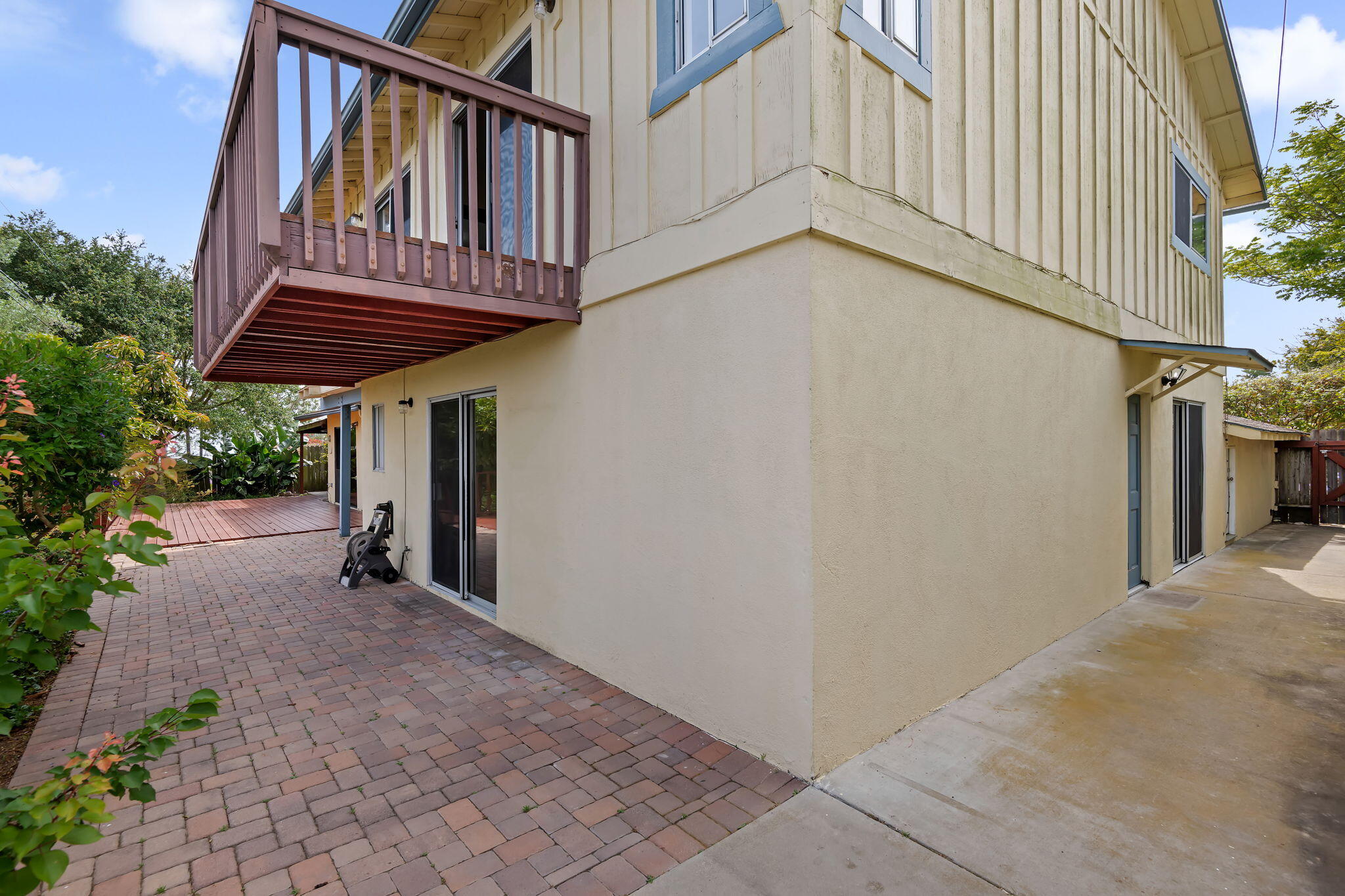 636 Litchfield Lane