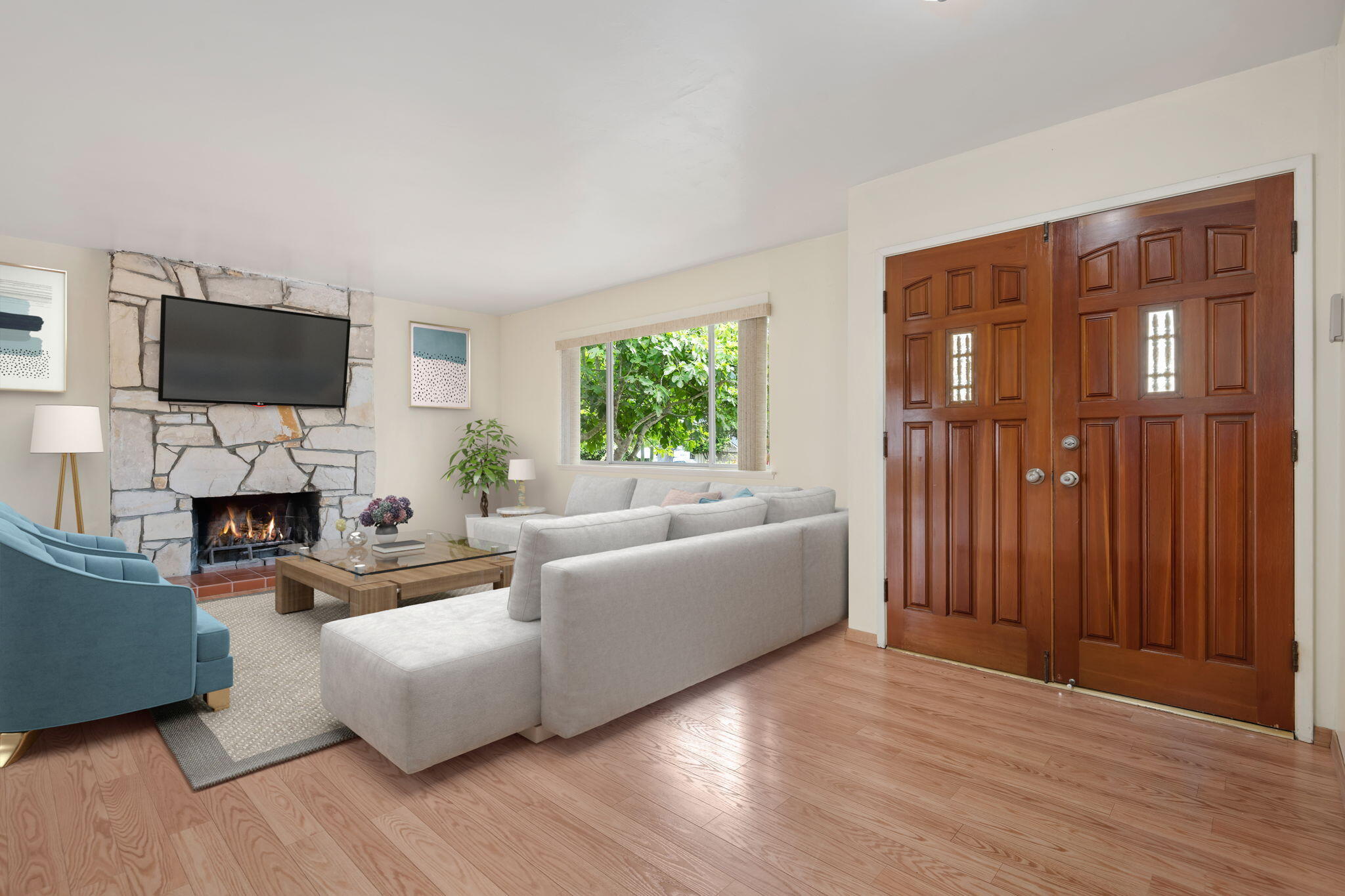 636 Litchfield Lane