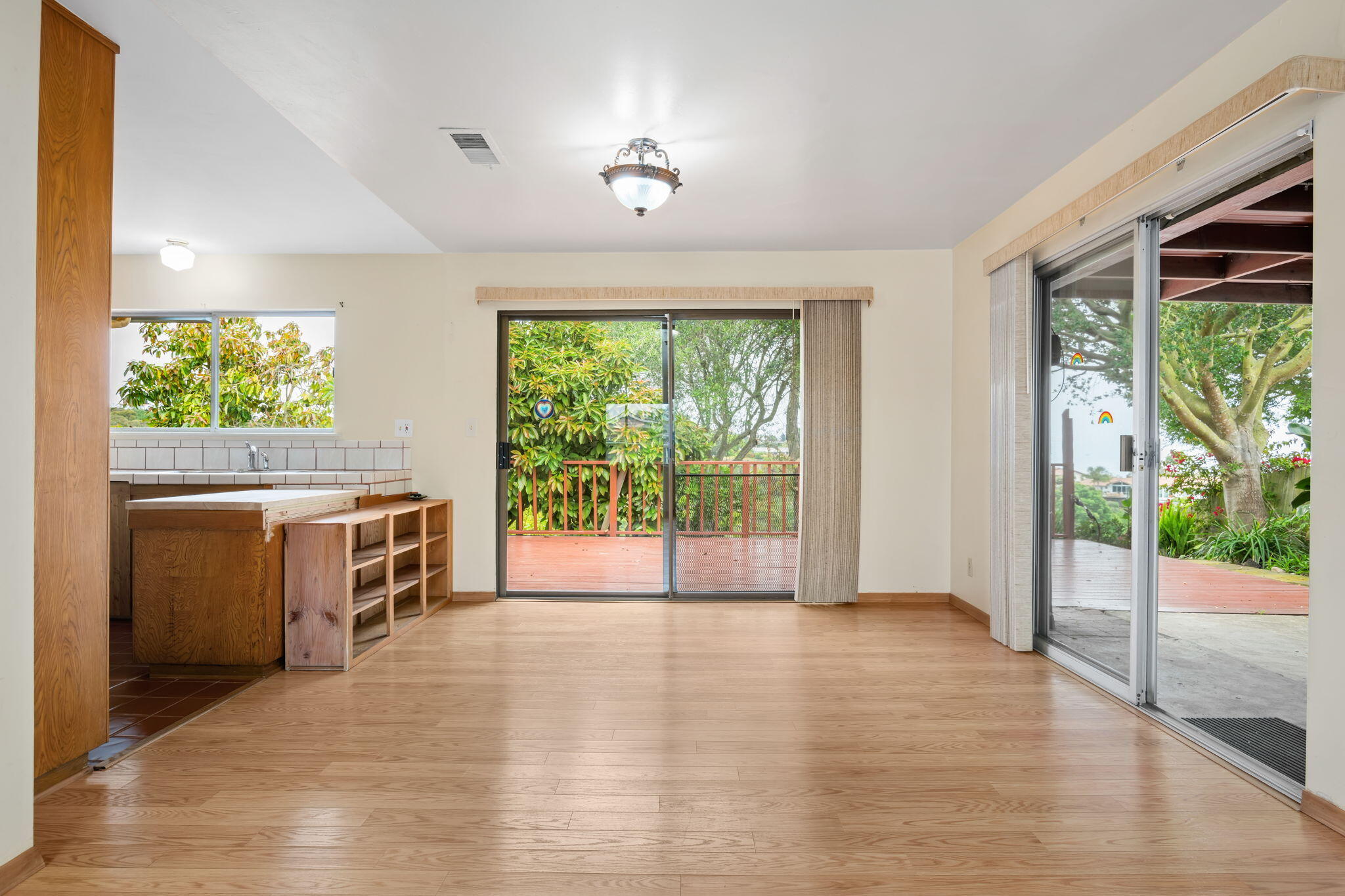 636 Litchfield Lane