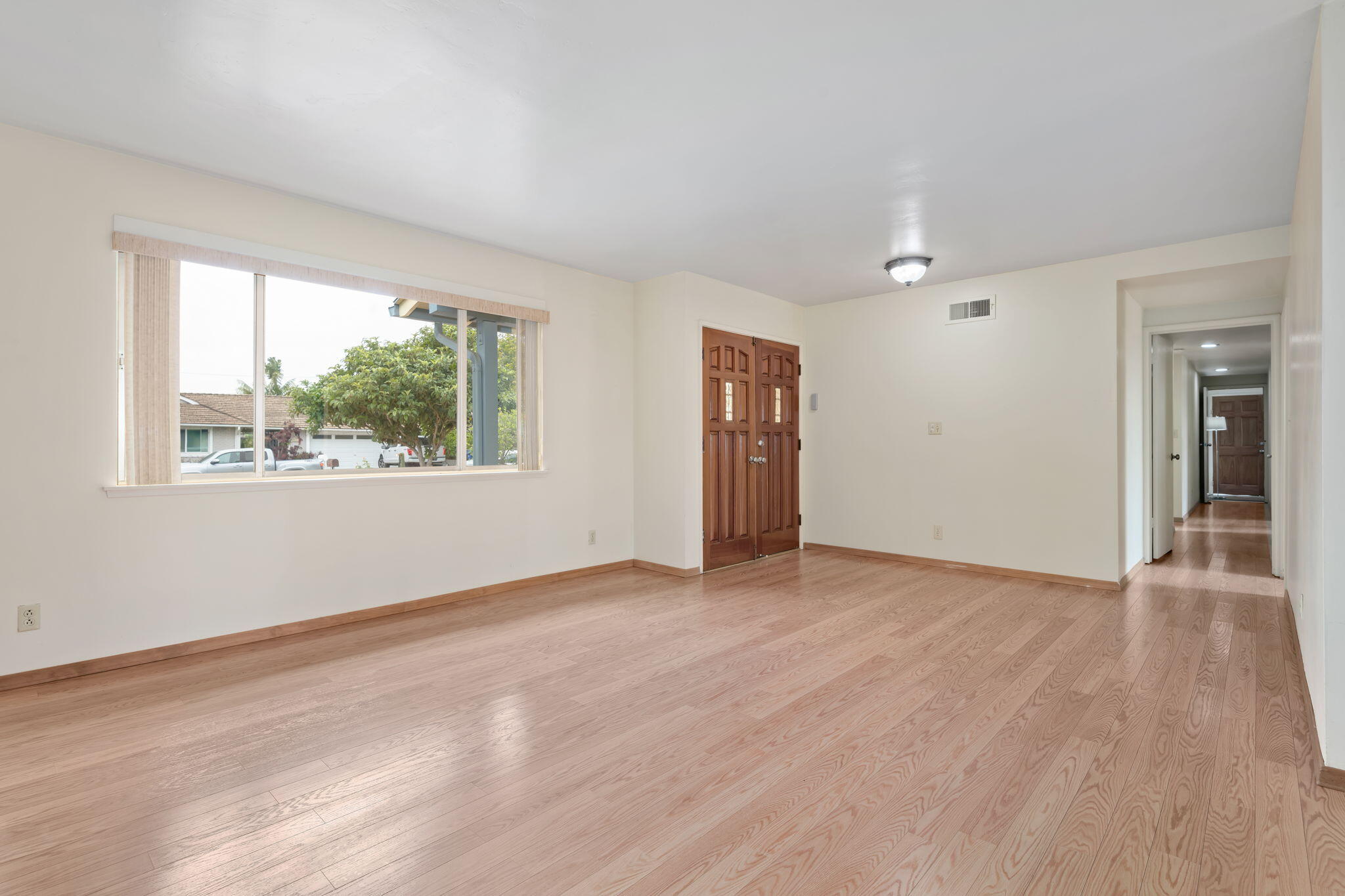 636 Litchfield Lane