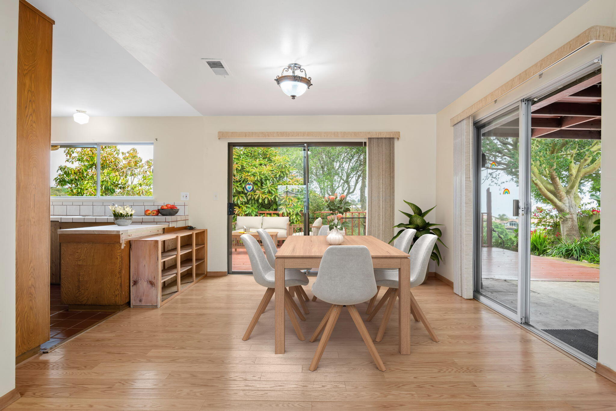 636 Litchfield Lane