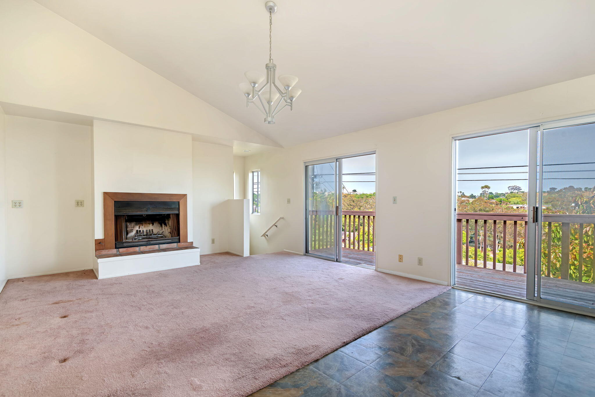 636 Litchfield Lane