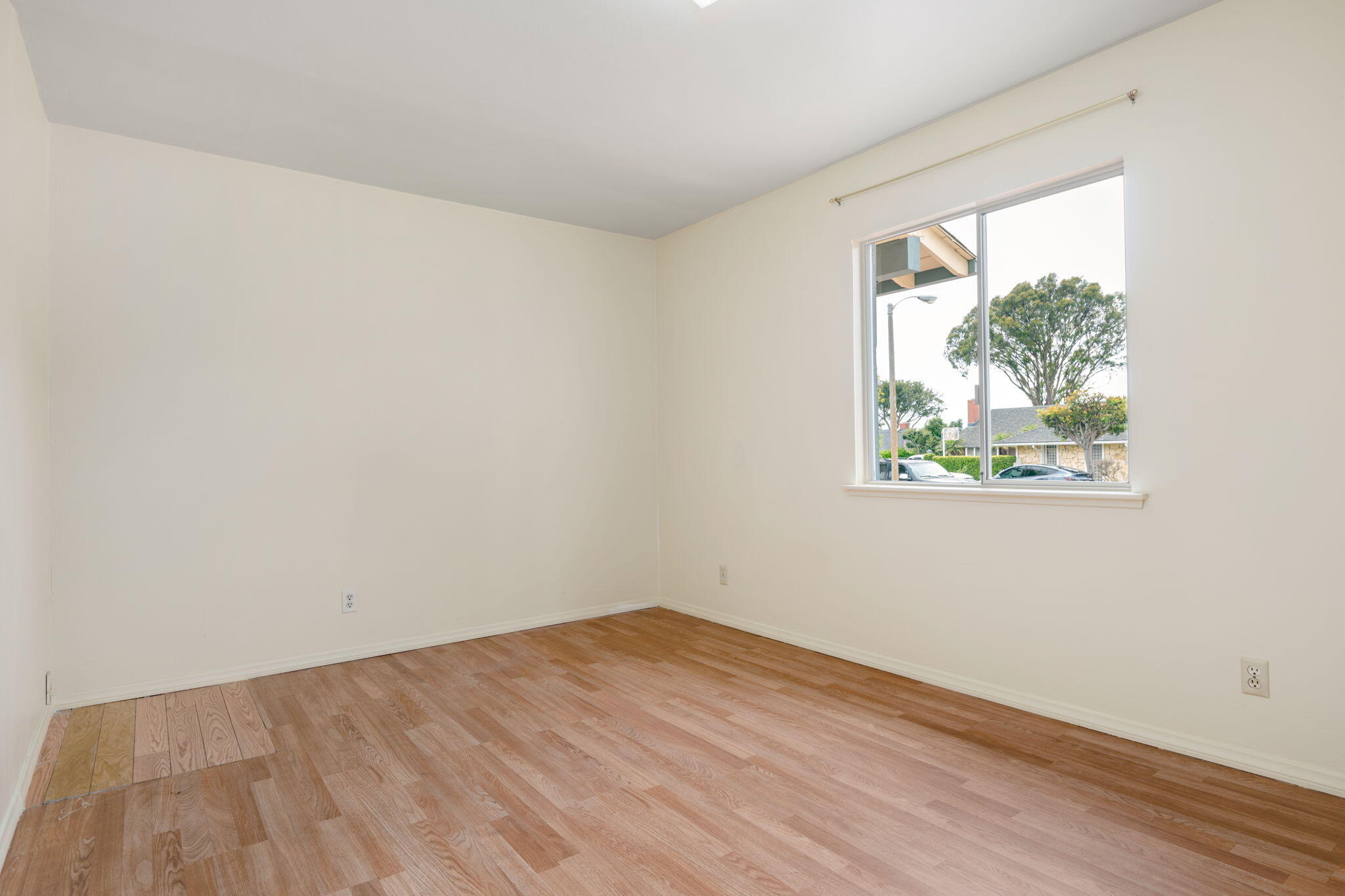 636 Litchfield Lane