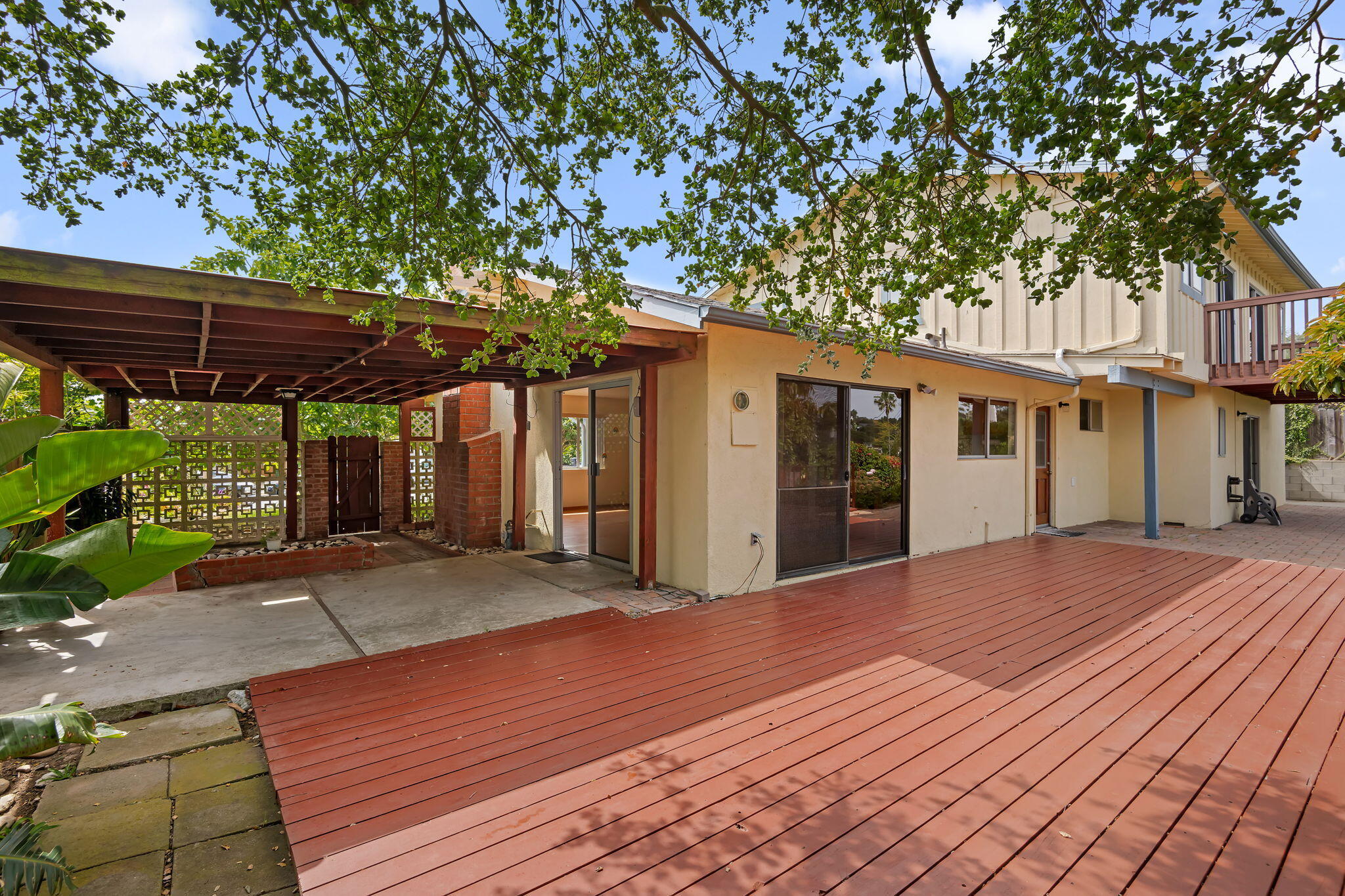 636 Litchfield Lane